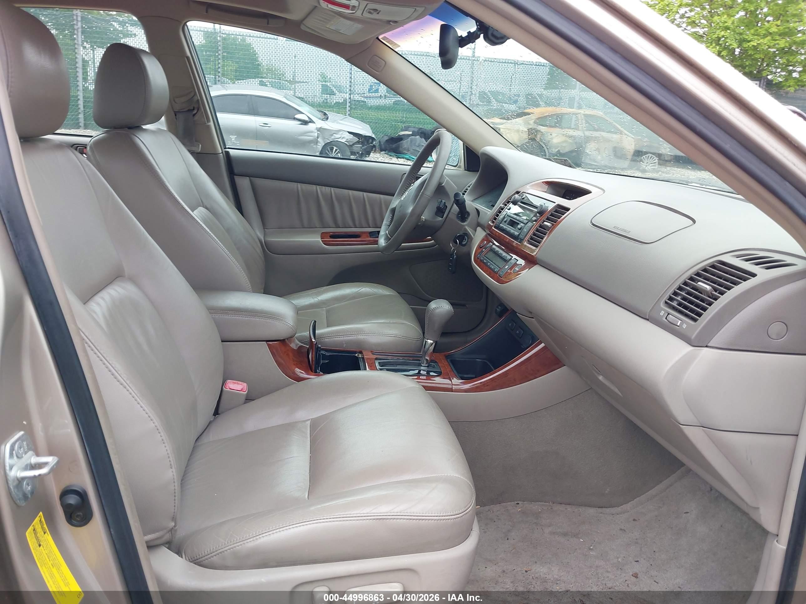 TOYOTA CAMRY image 5