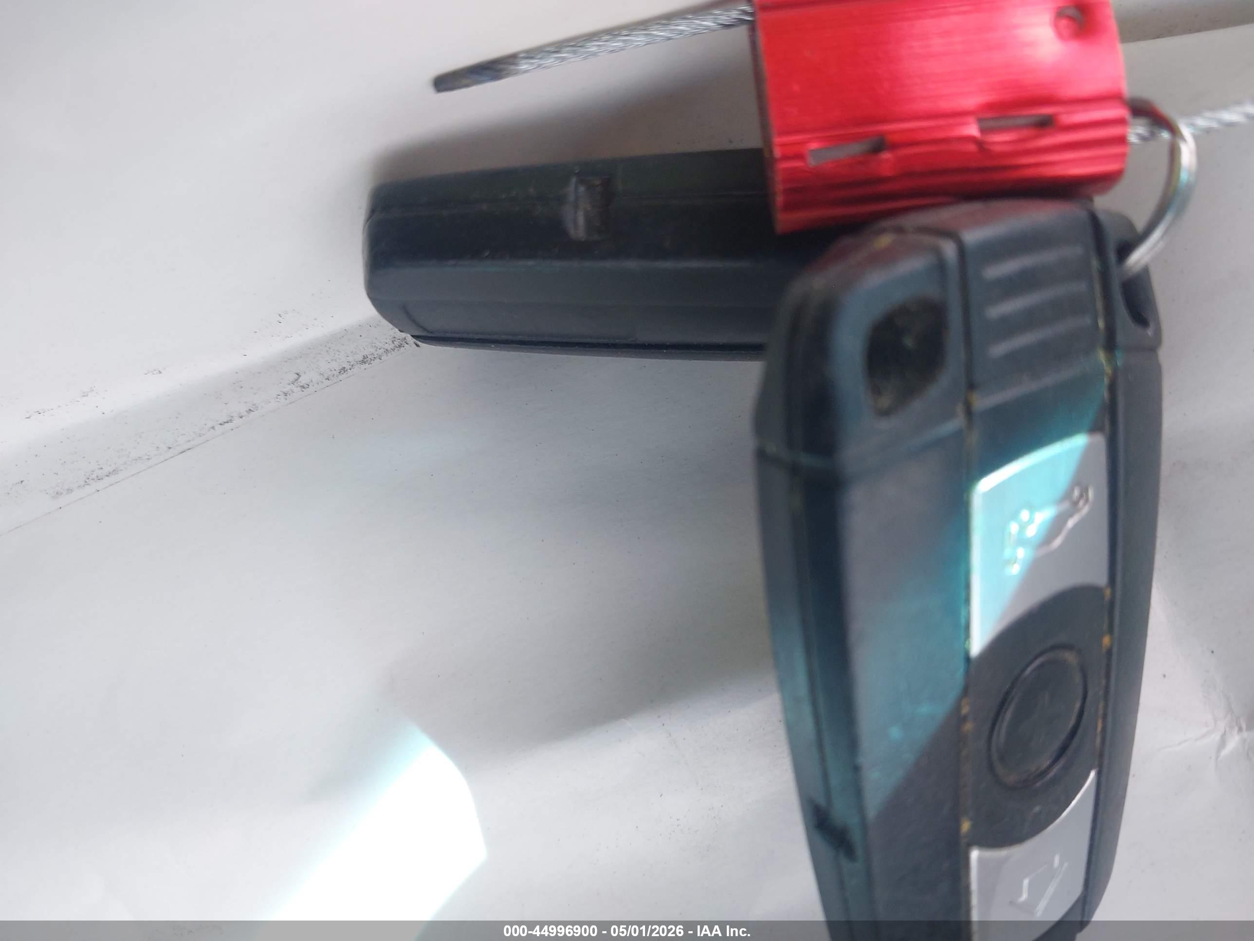 BMW 325I image 11