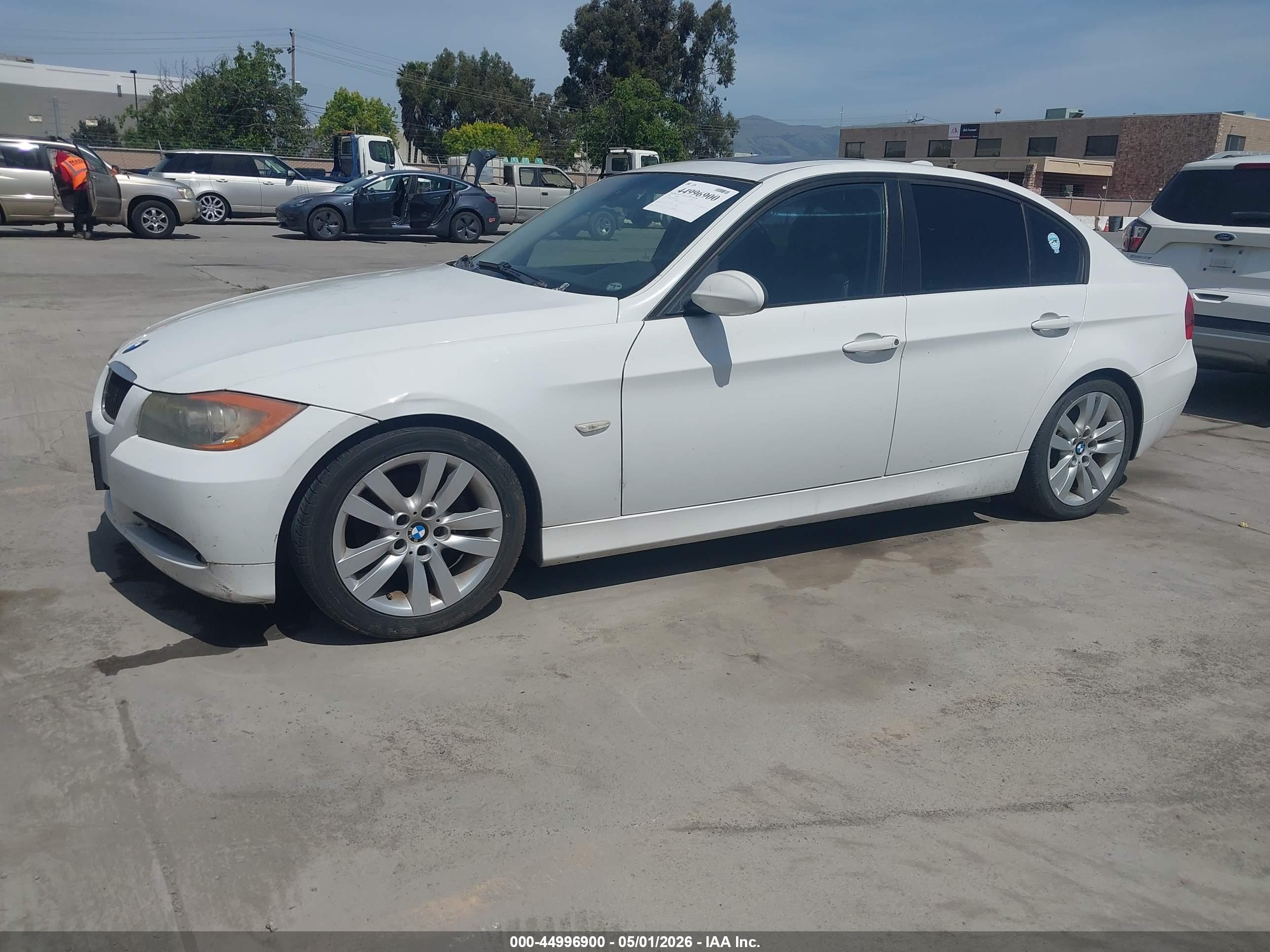 BMW 325I image 2