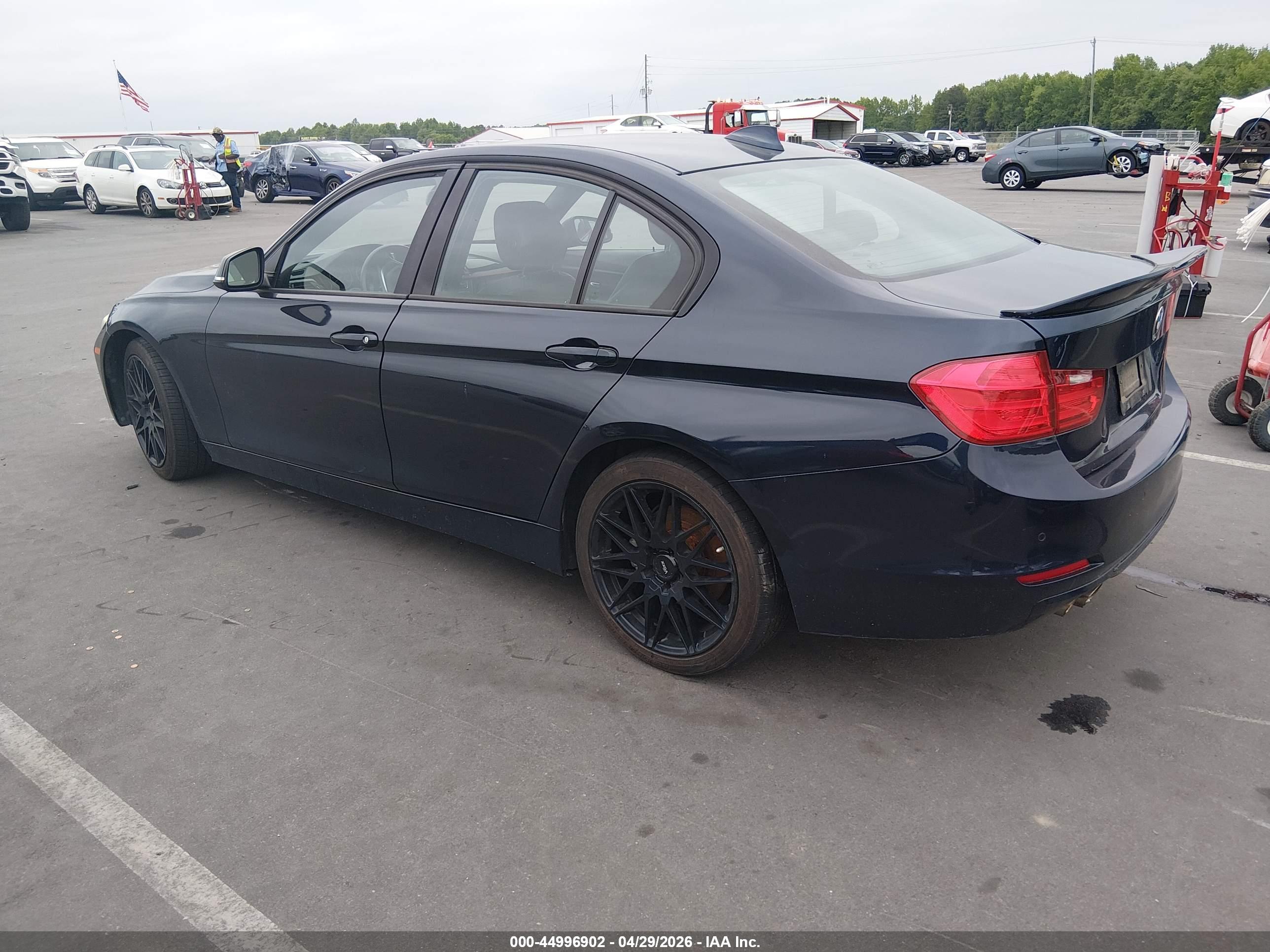 BMW 328I image 3