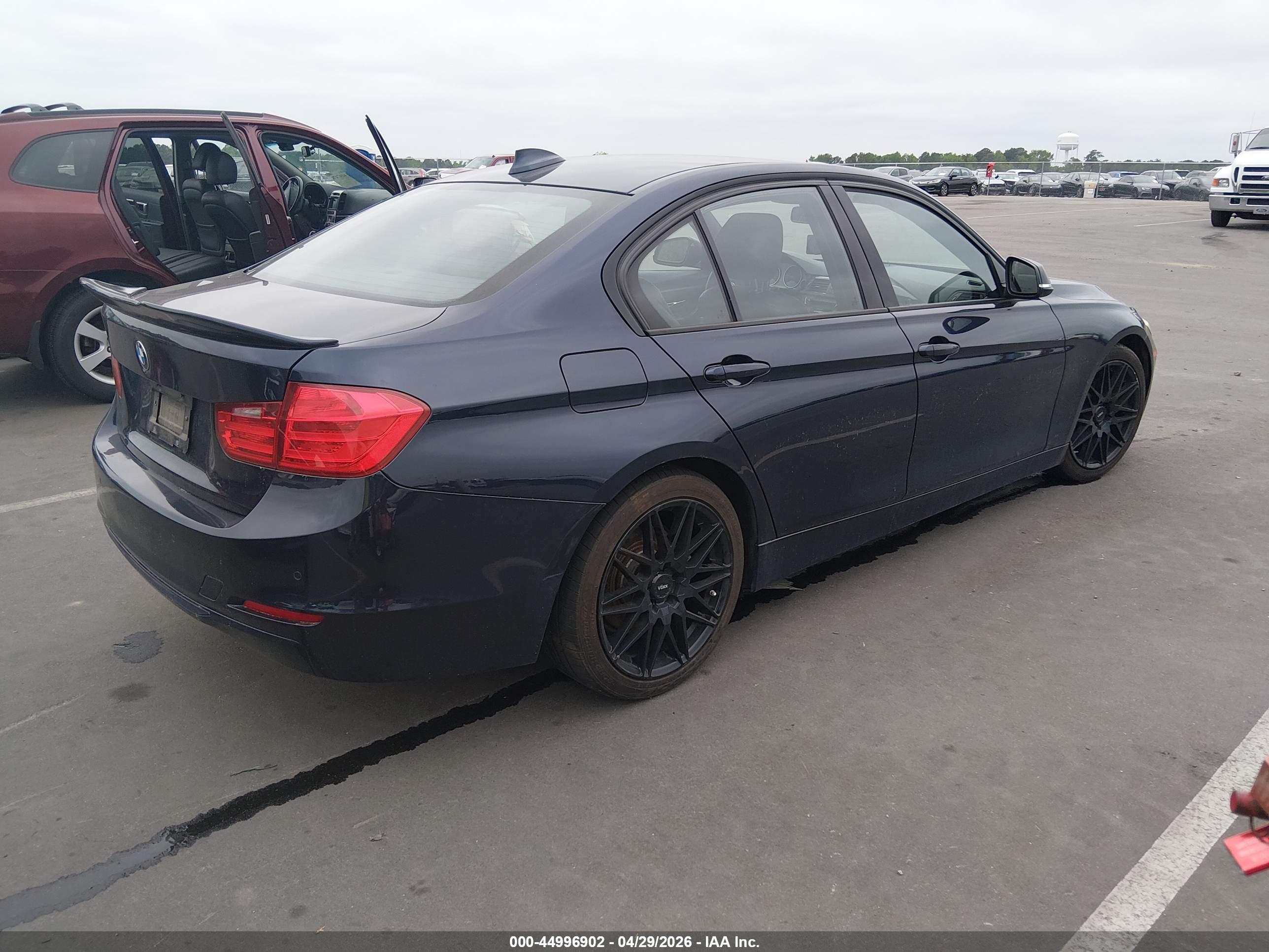 BMW 328I image 4