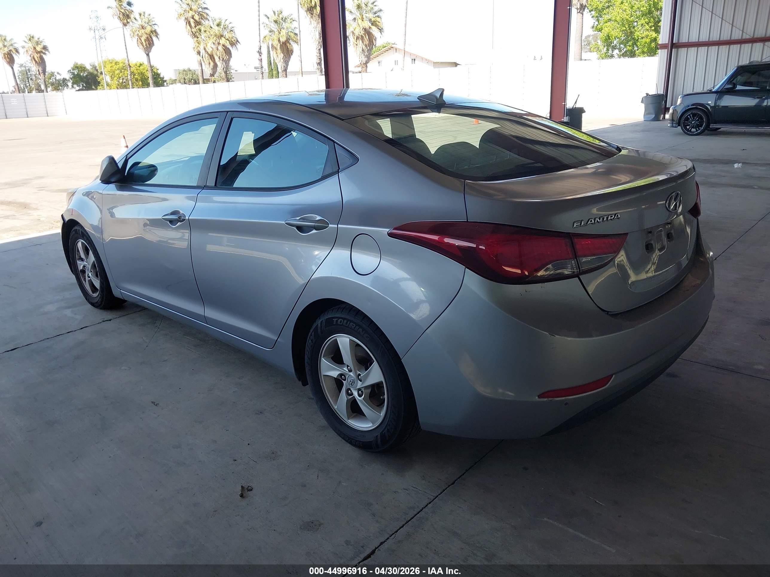 HYUNDAI ELANTRA image 3