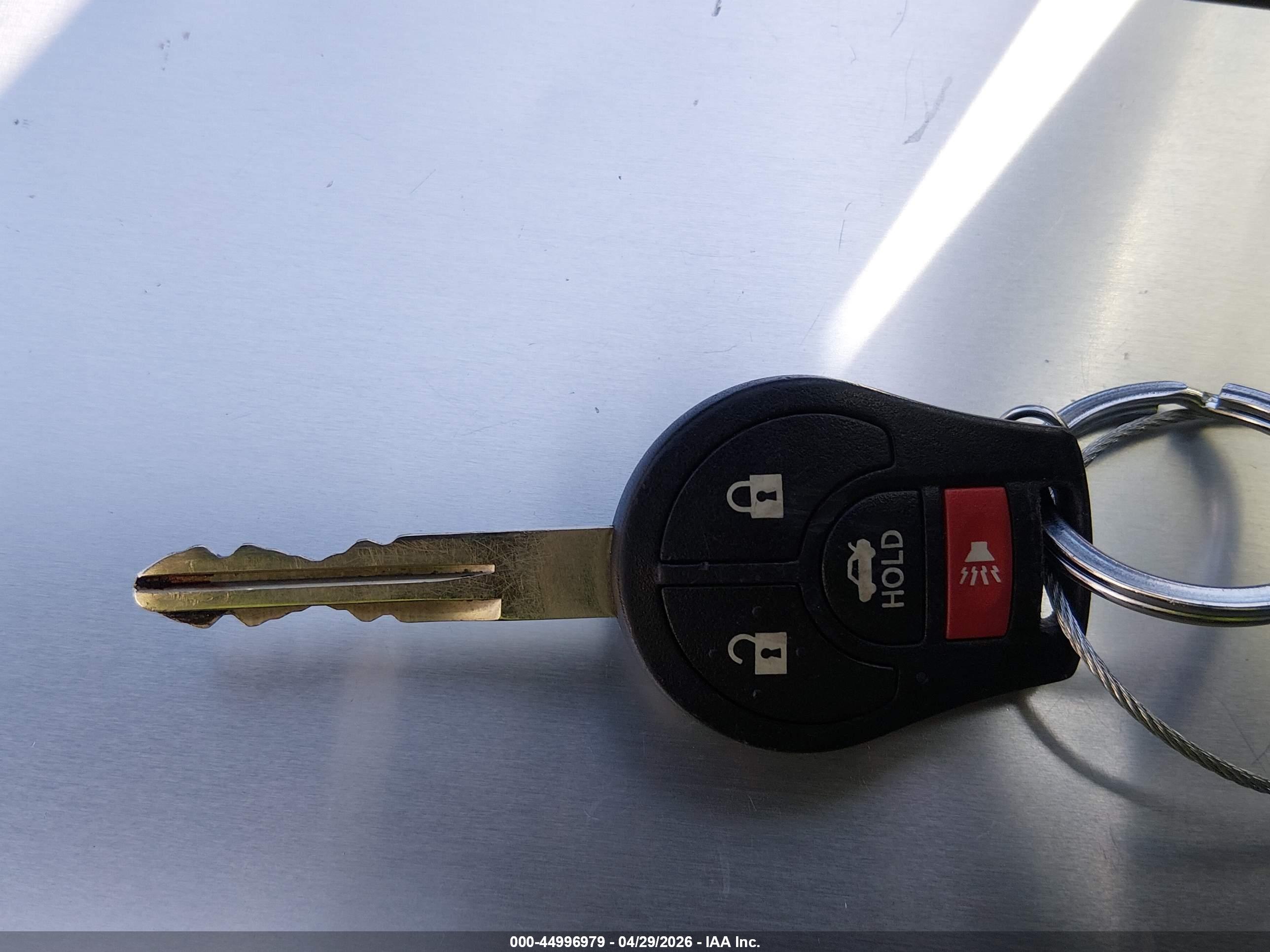NISSAN VERSA image 11