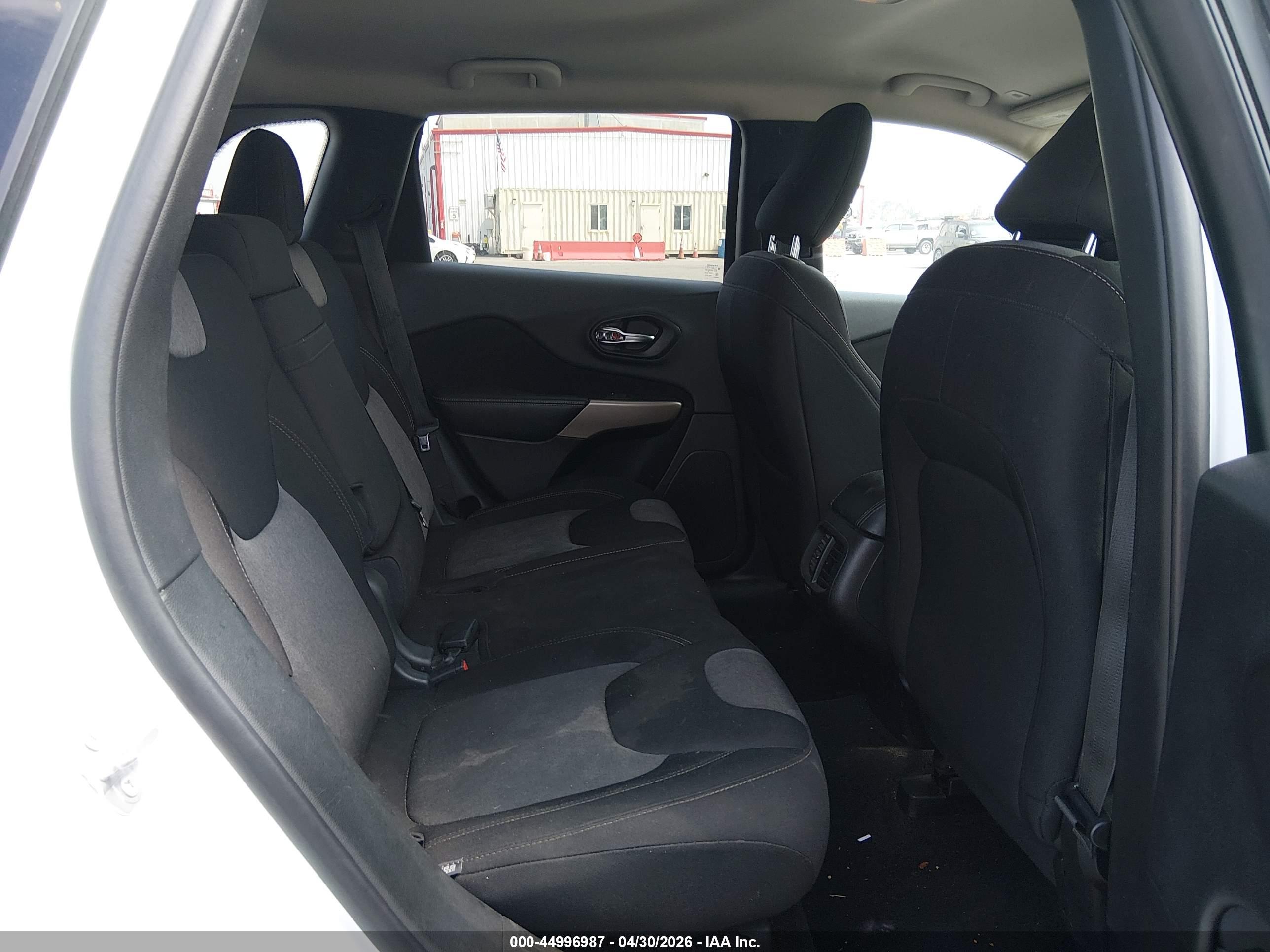 JEEP CHEROKEE image 8