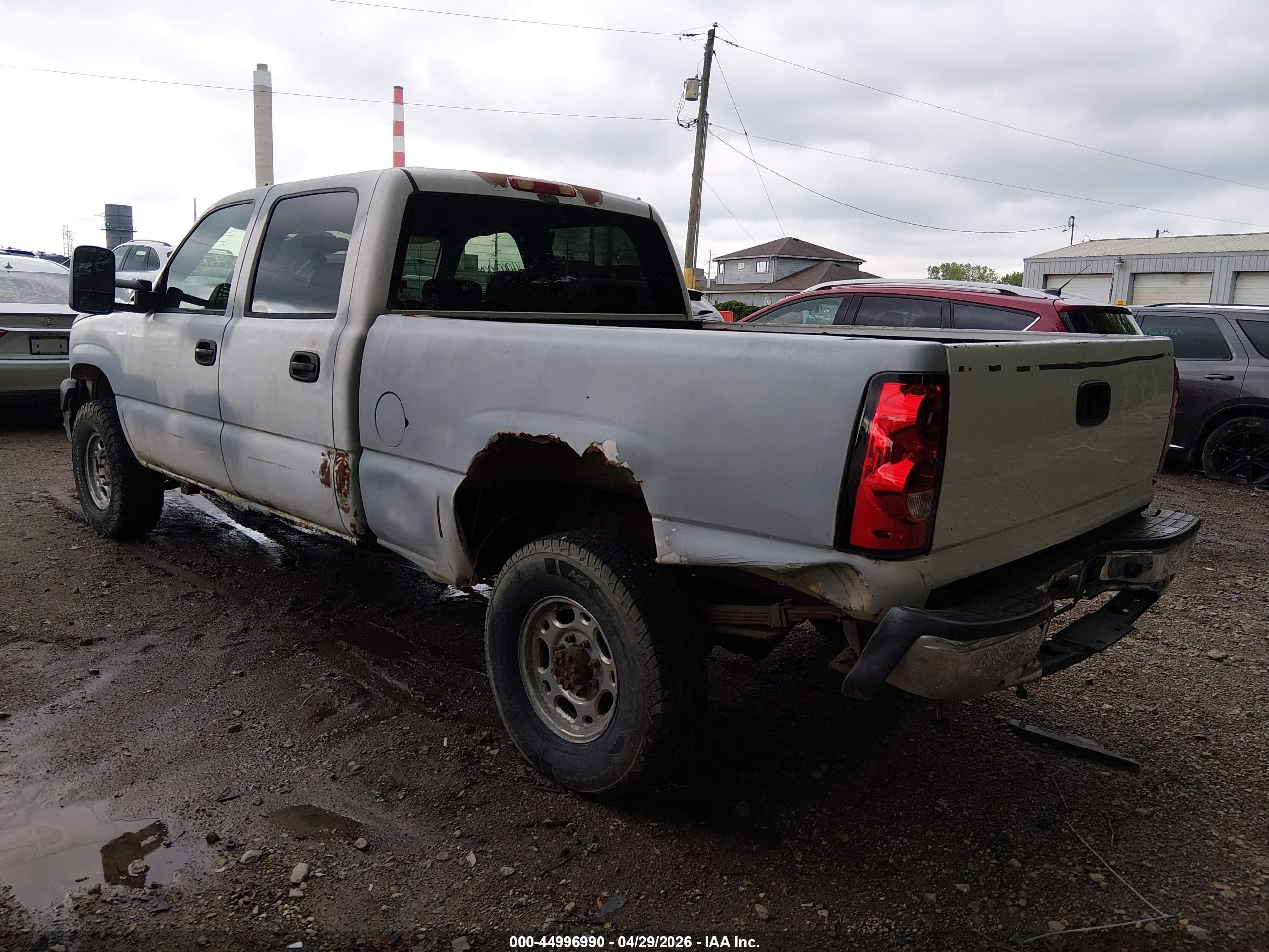 CHEVROLET SILVERADO image 3