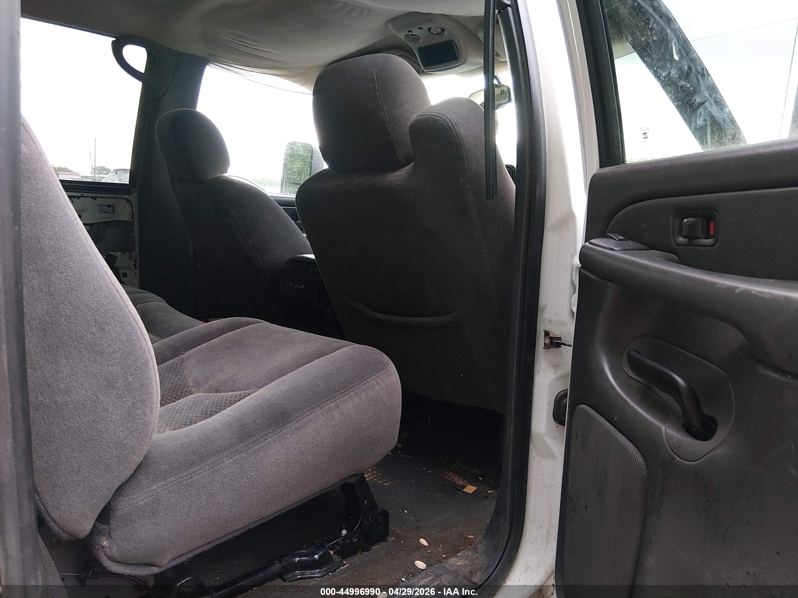 CHEVROLET SILVERADO image 8