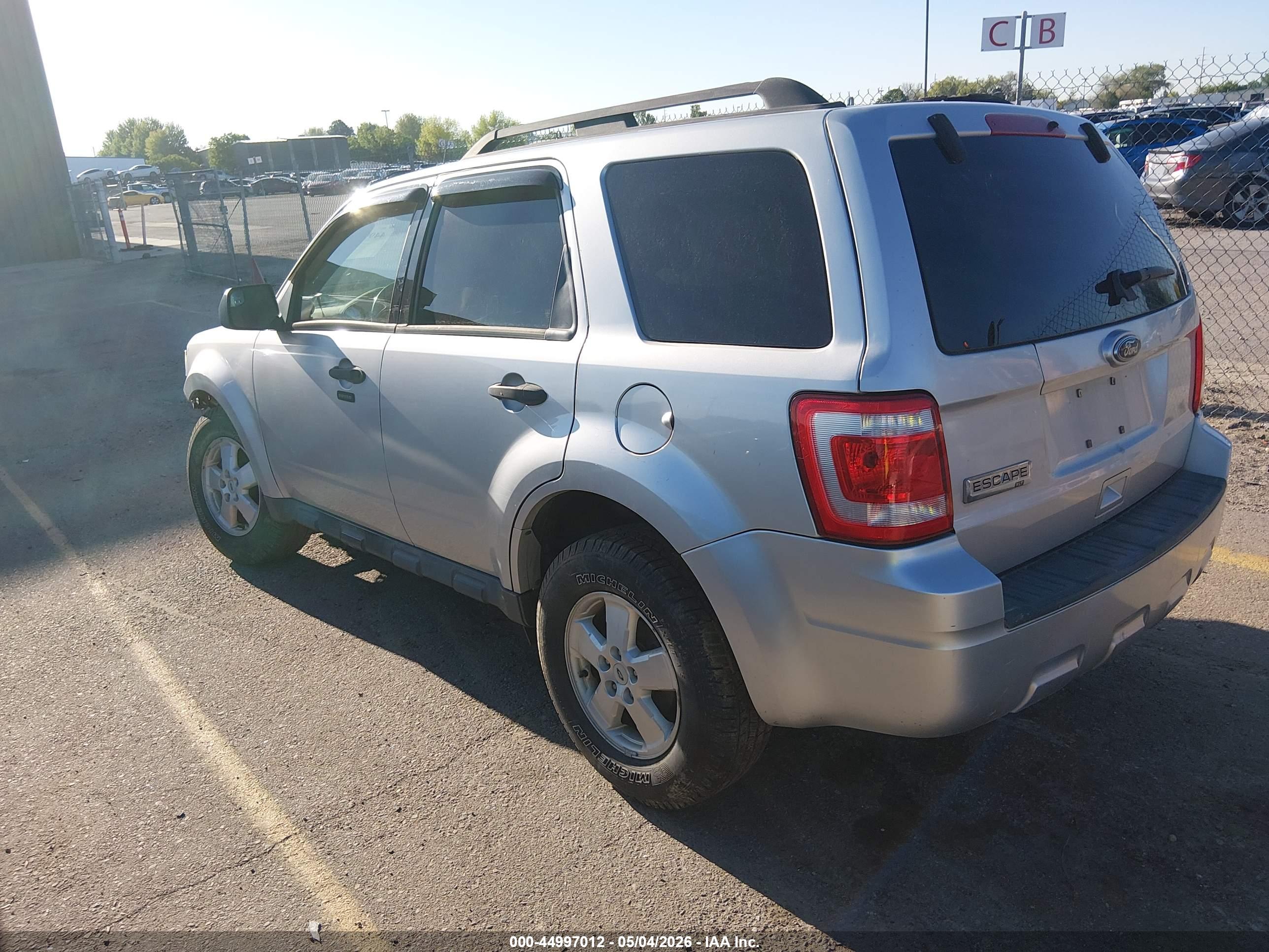 FORD ESCAPE image 3