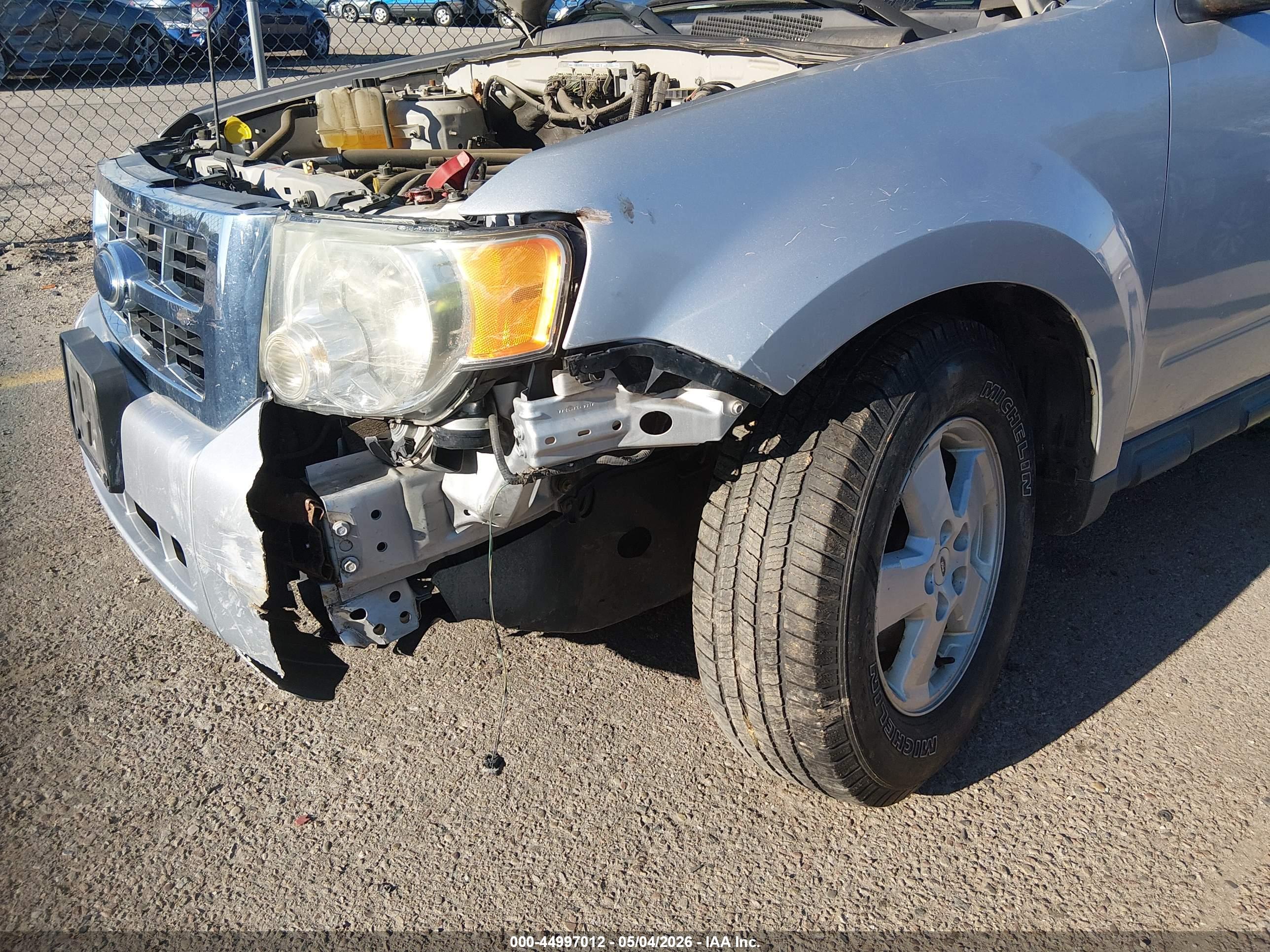 FORD ESCAPE image 6