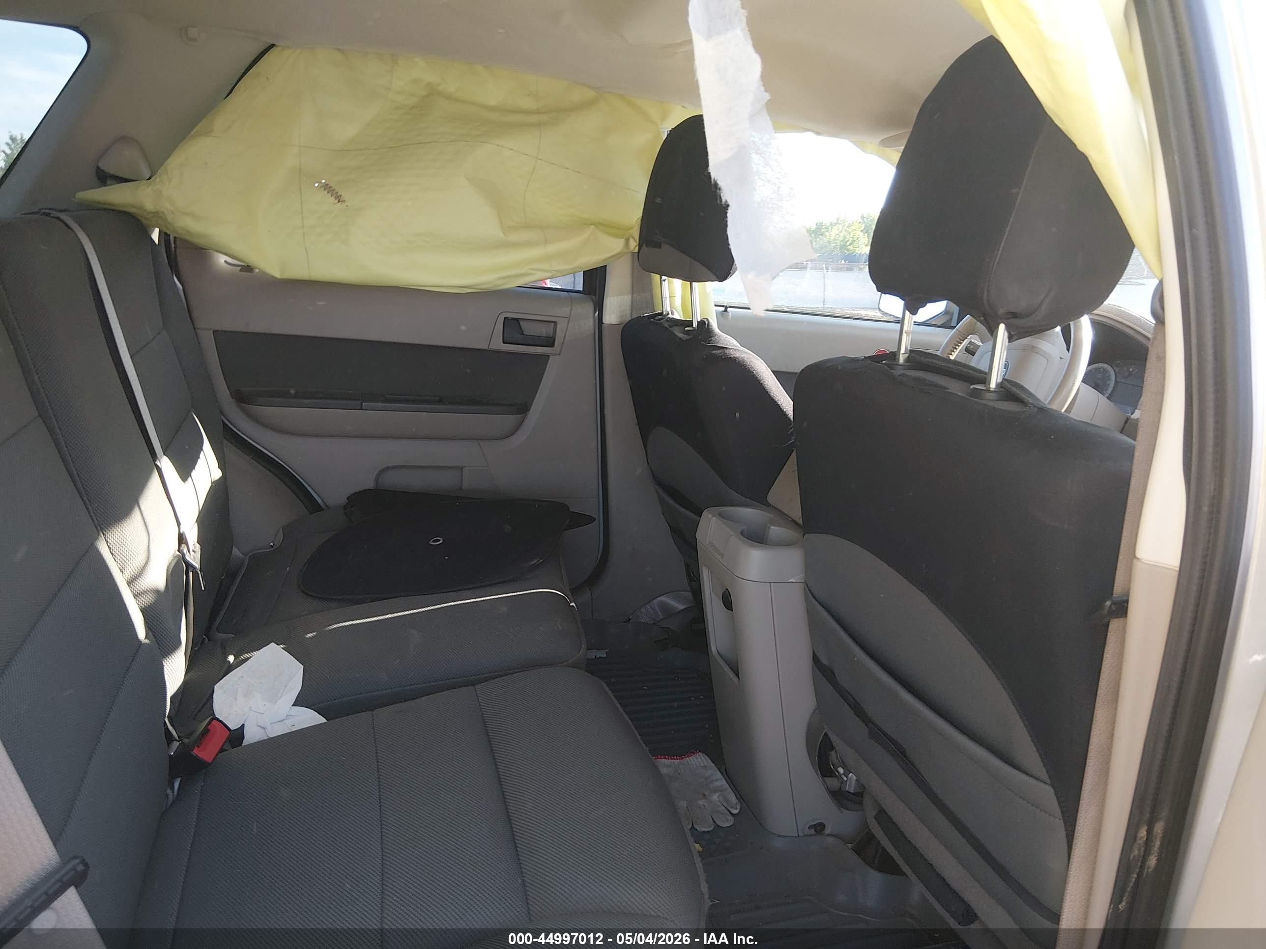 FORD ESCAPE image 8