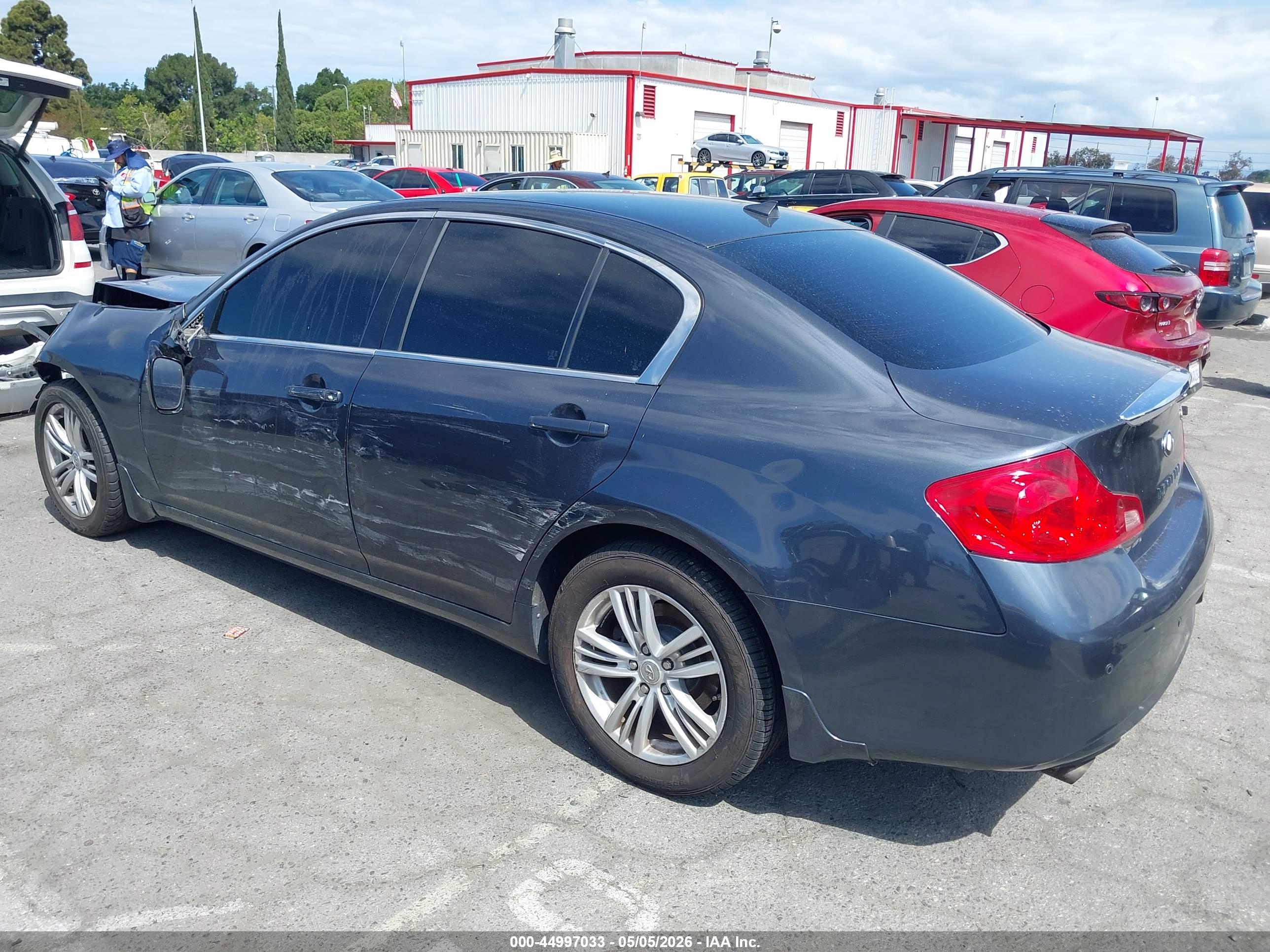 INFINITI G37X image 3