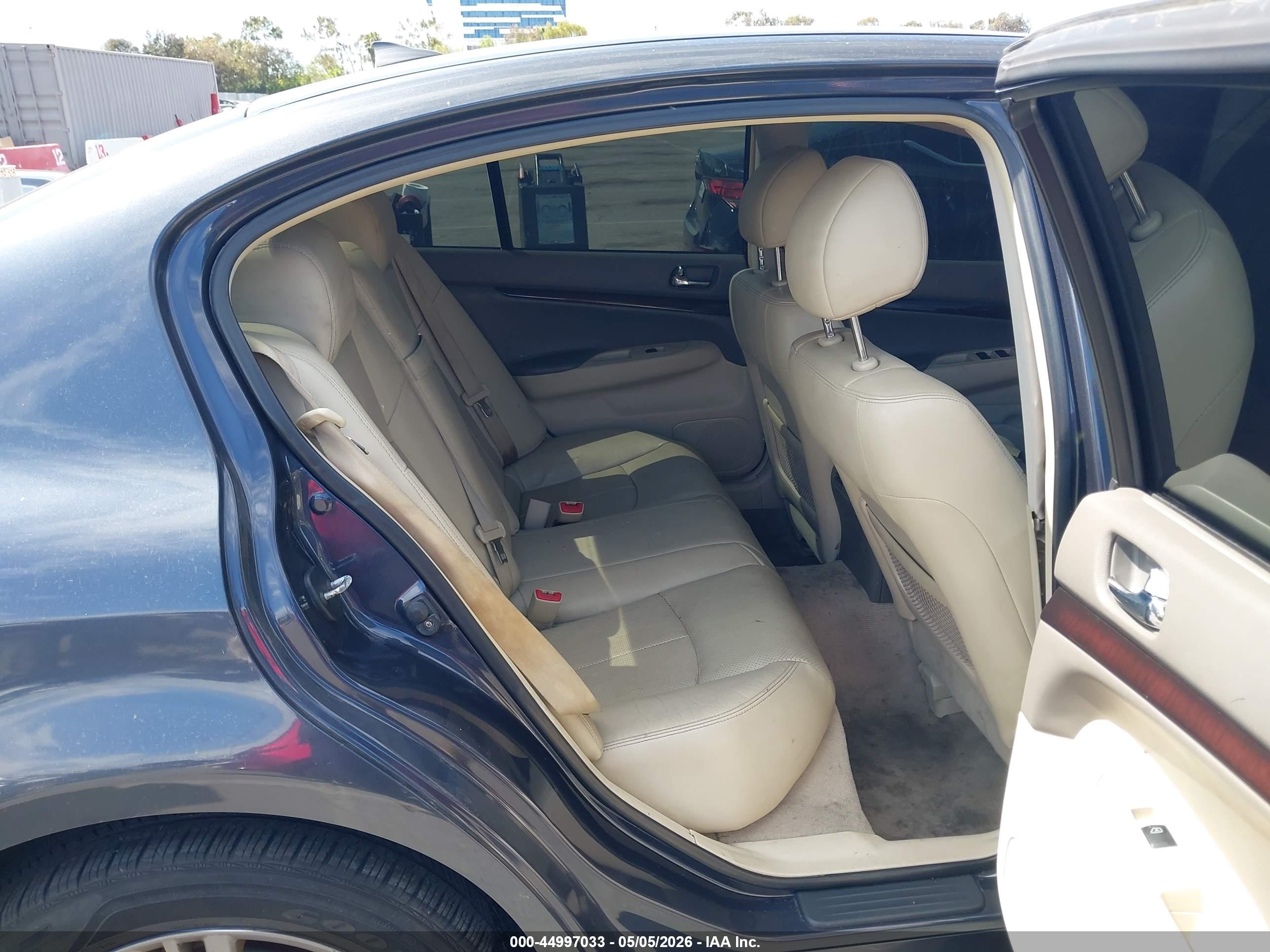 INFINITI G37X image 8