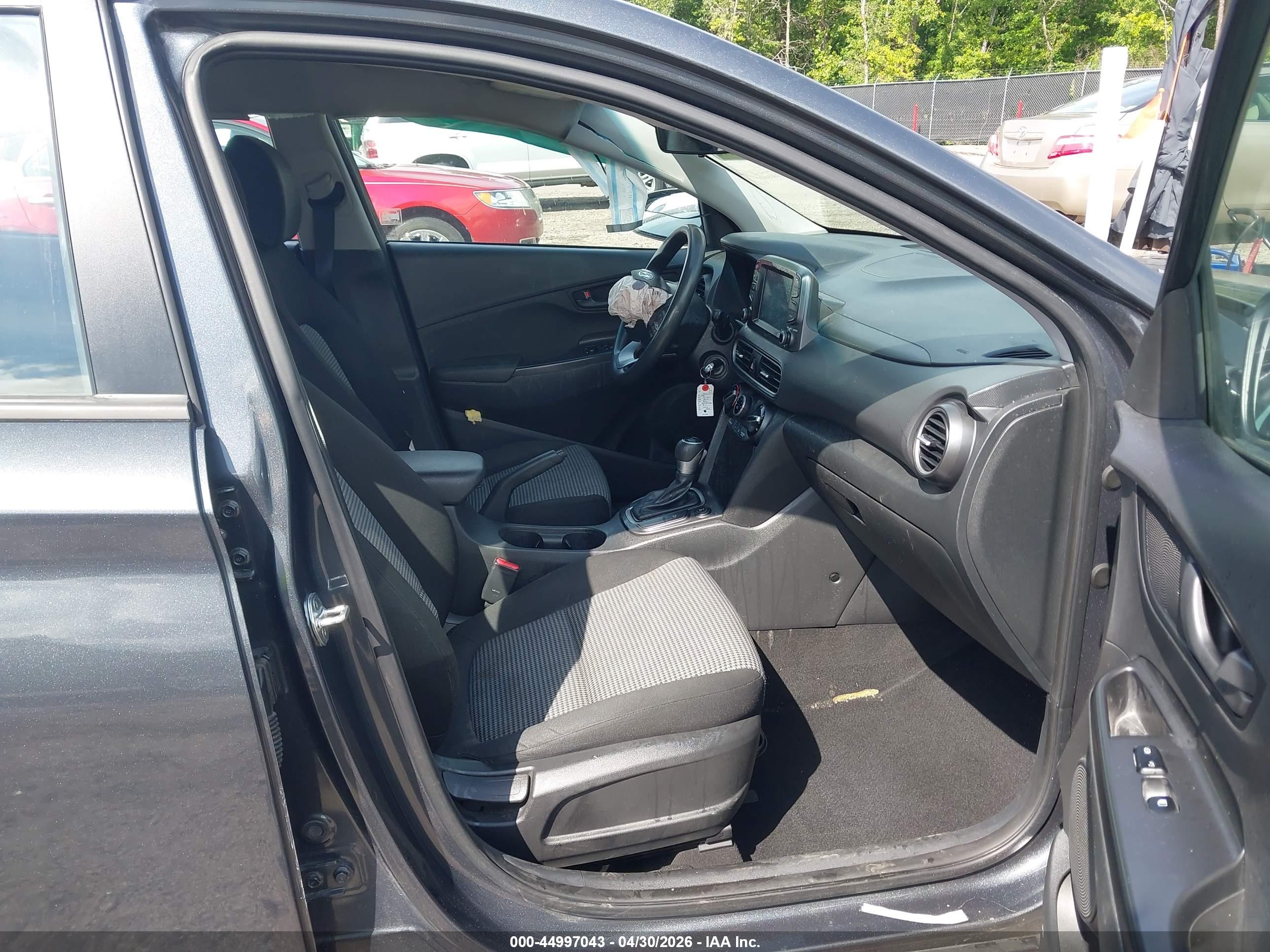 HYUNDAI KONA image 5