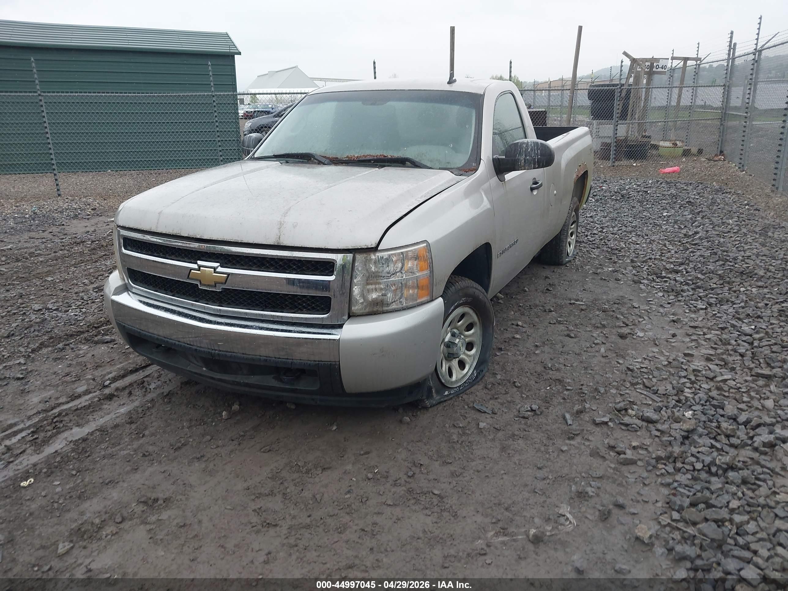 CHEVROLET SILVERADO image 2
