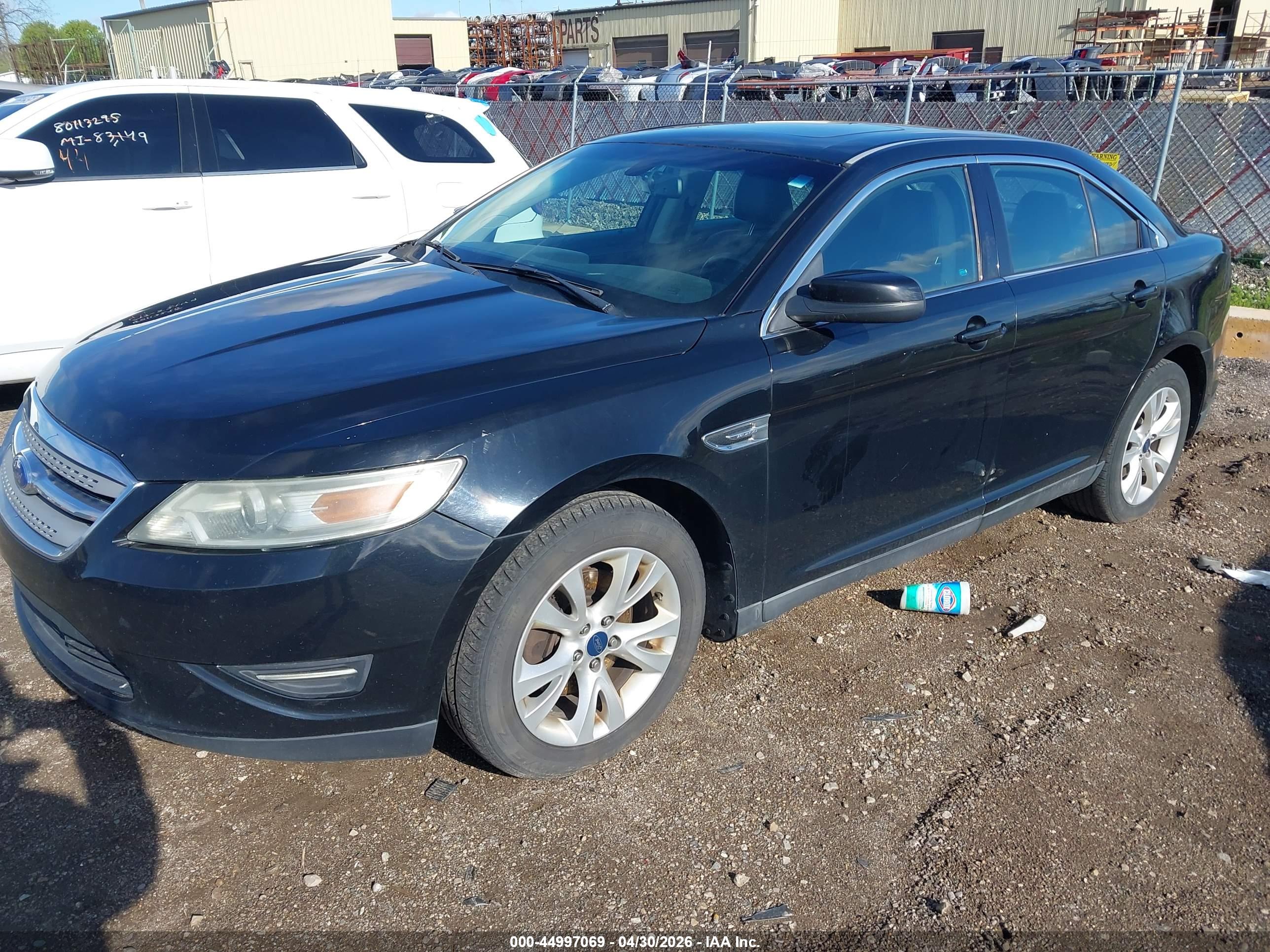 FORD TAURUS image 2