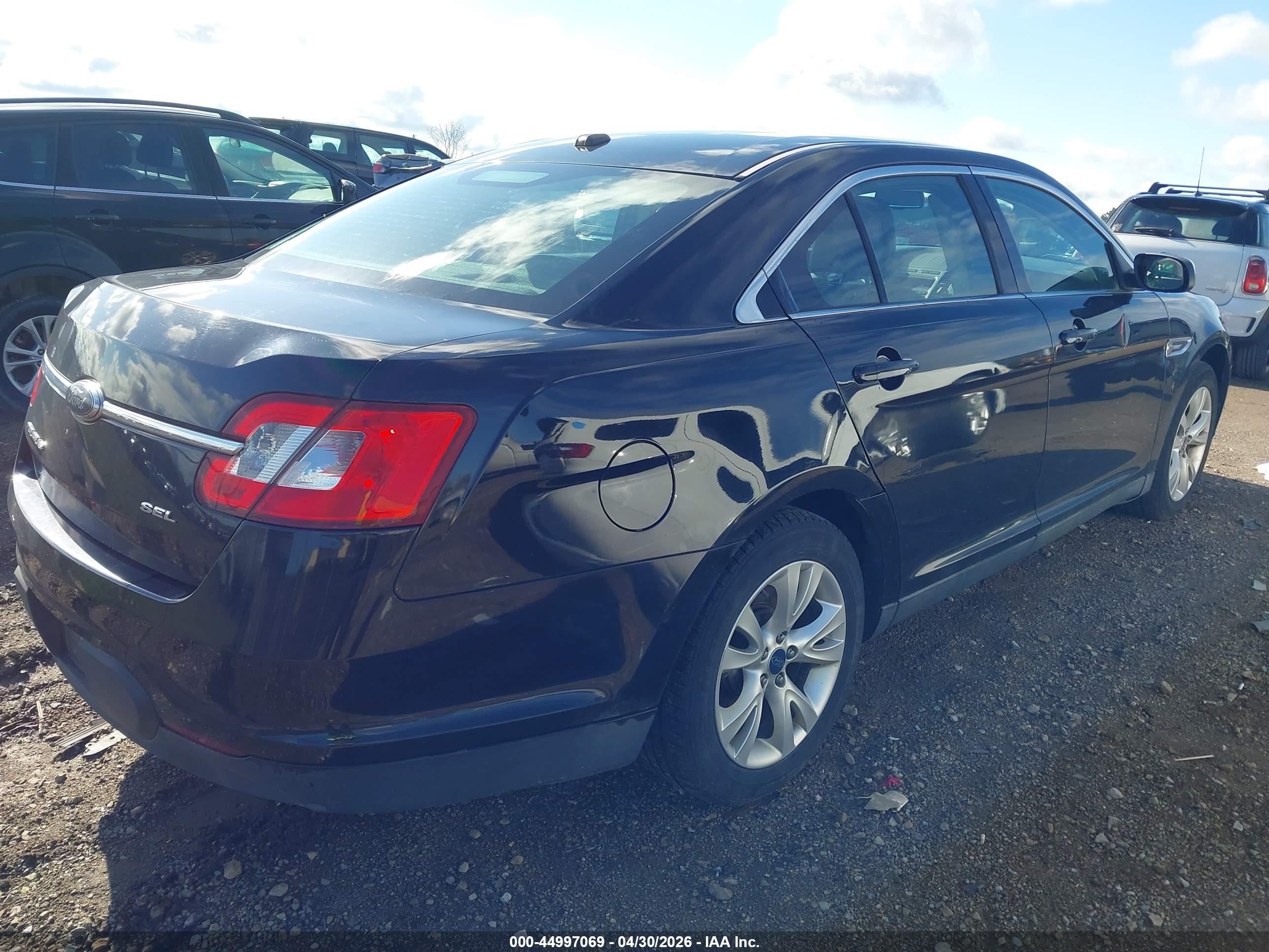 FORD TAURUS image 4