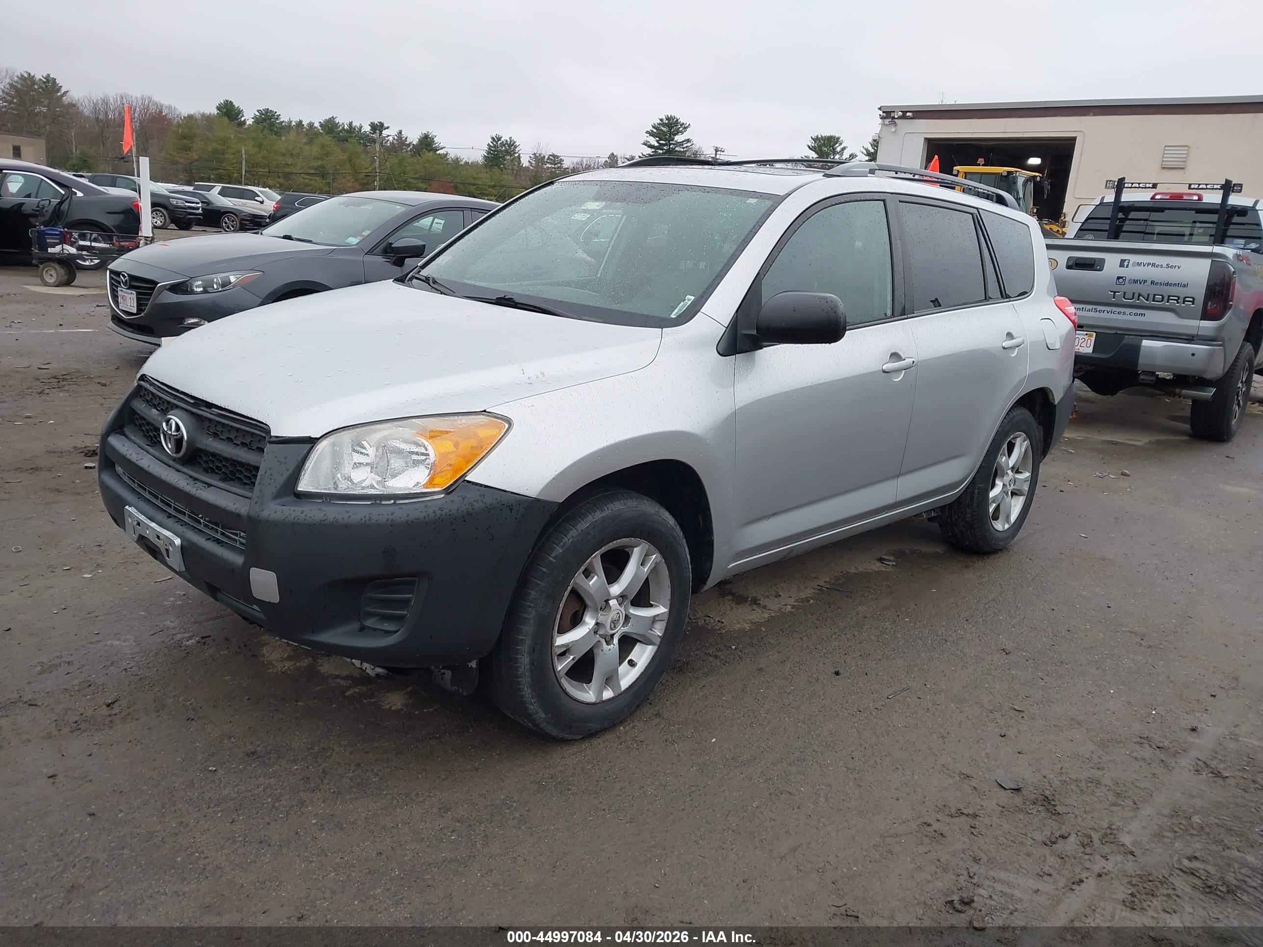 TOYOTA RAV4 image 2