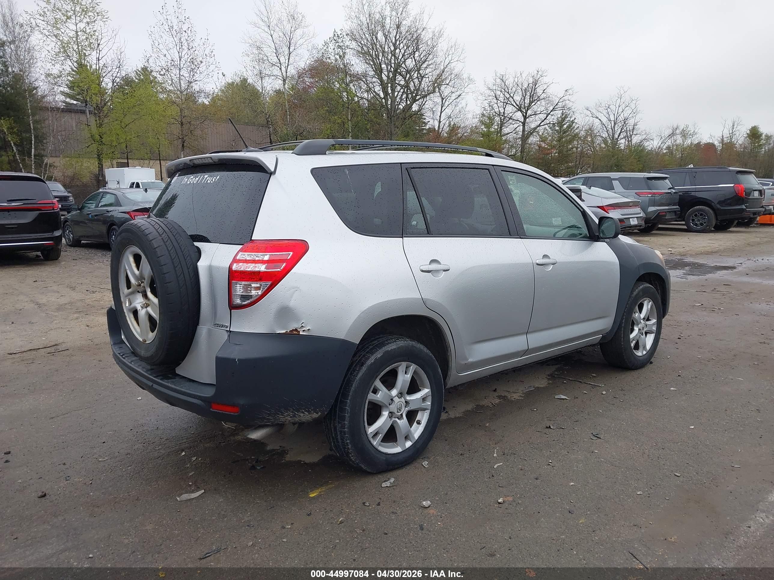 TOYOTA RAV4 image 4