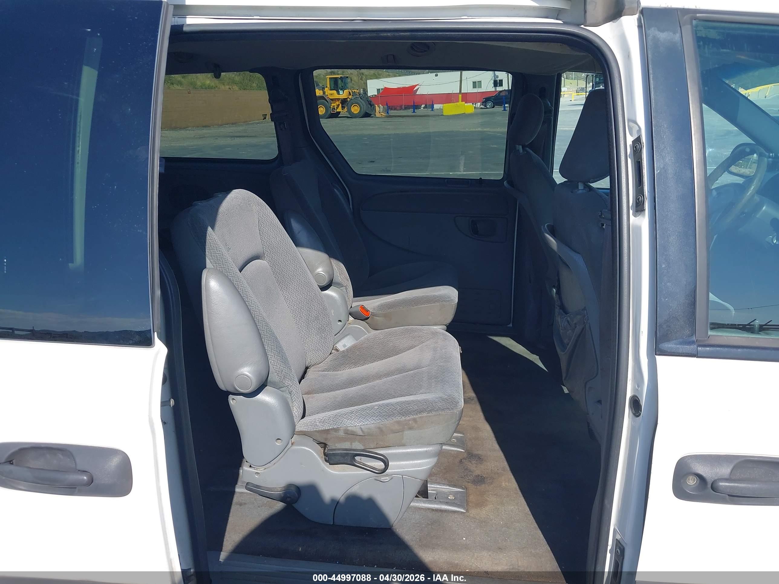 DODGE GRAND image 8