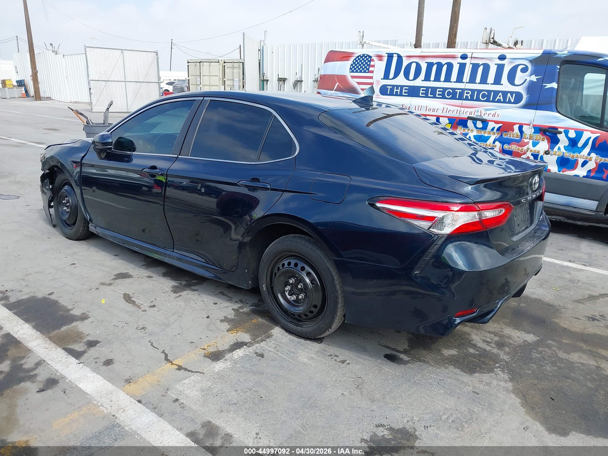 TOYOTA CAMRY image 3