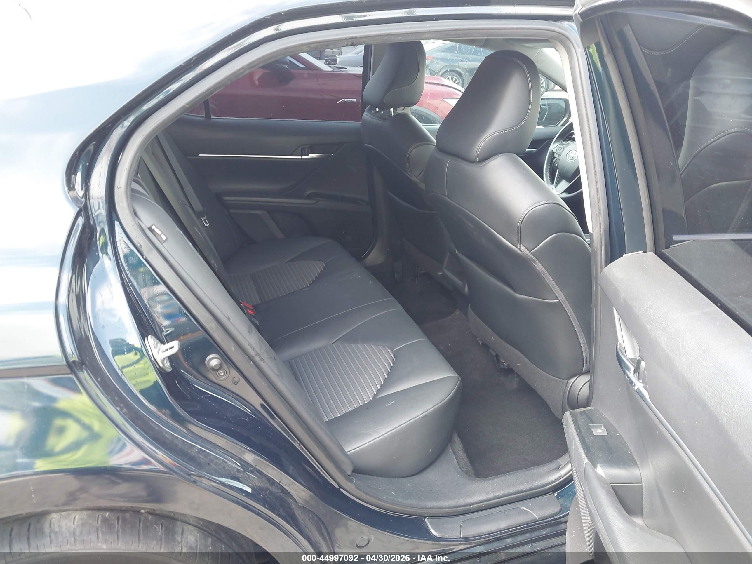 TOYOTA CAMRY image 8