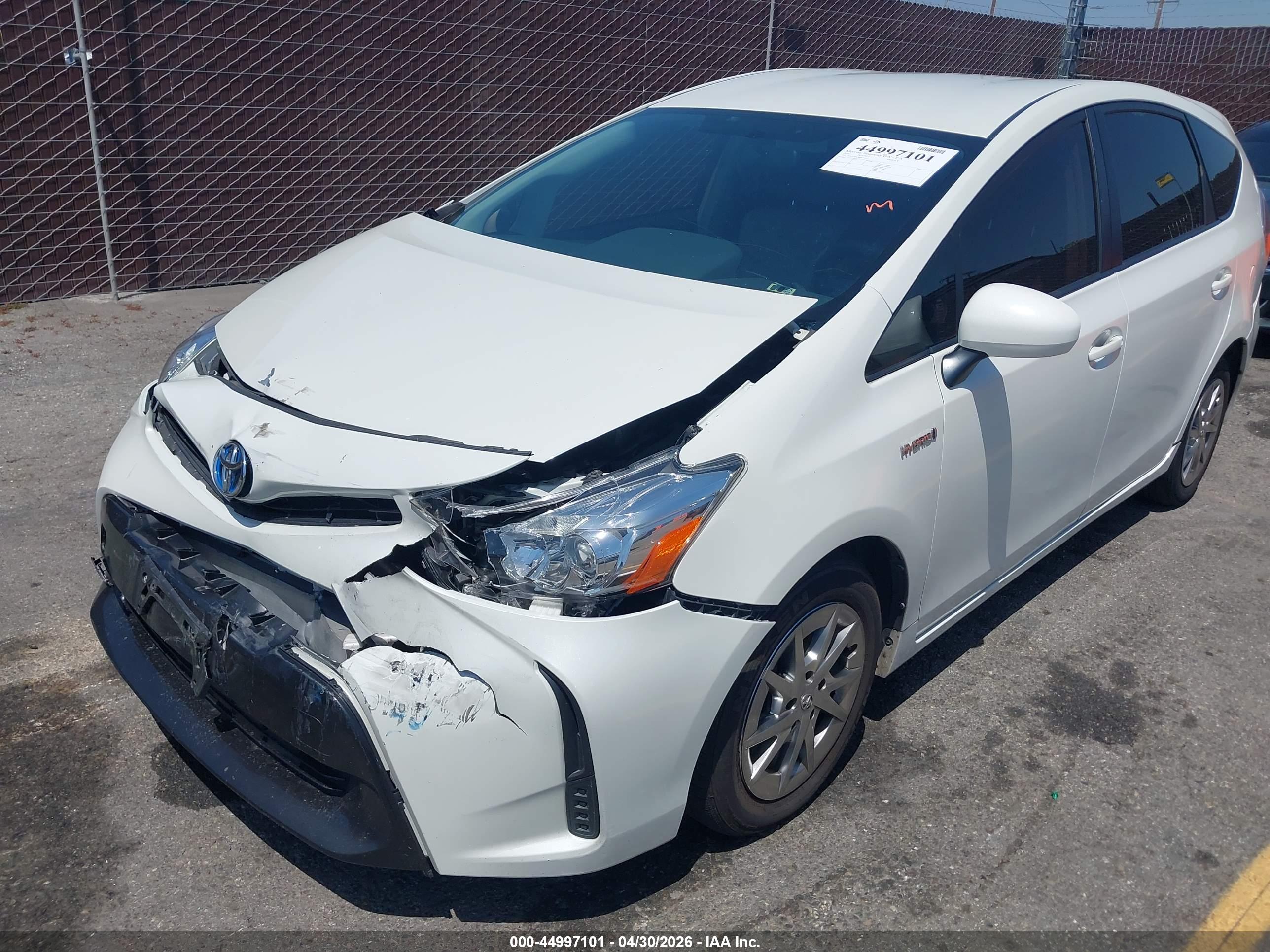 TOYOTA PRIUS image 2