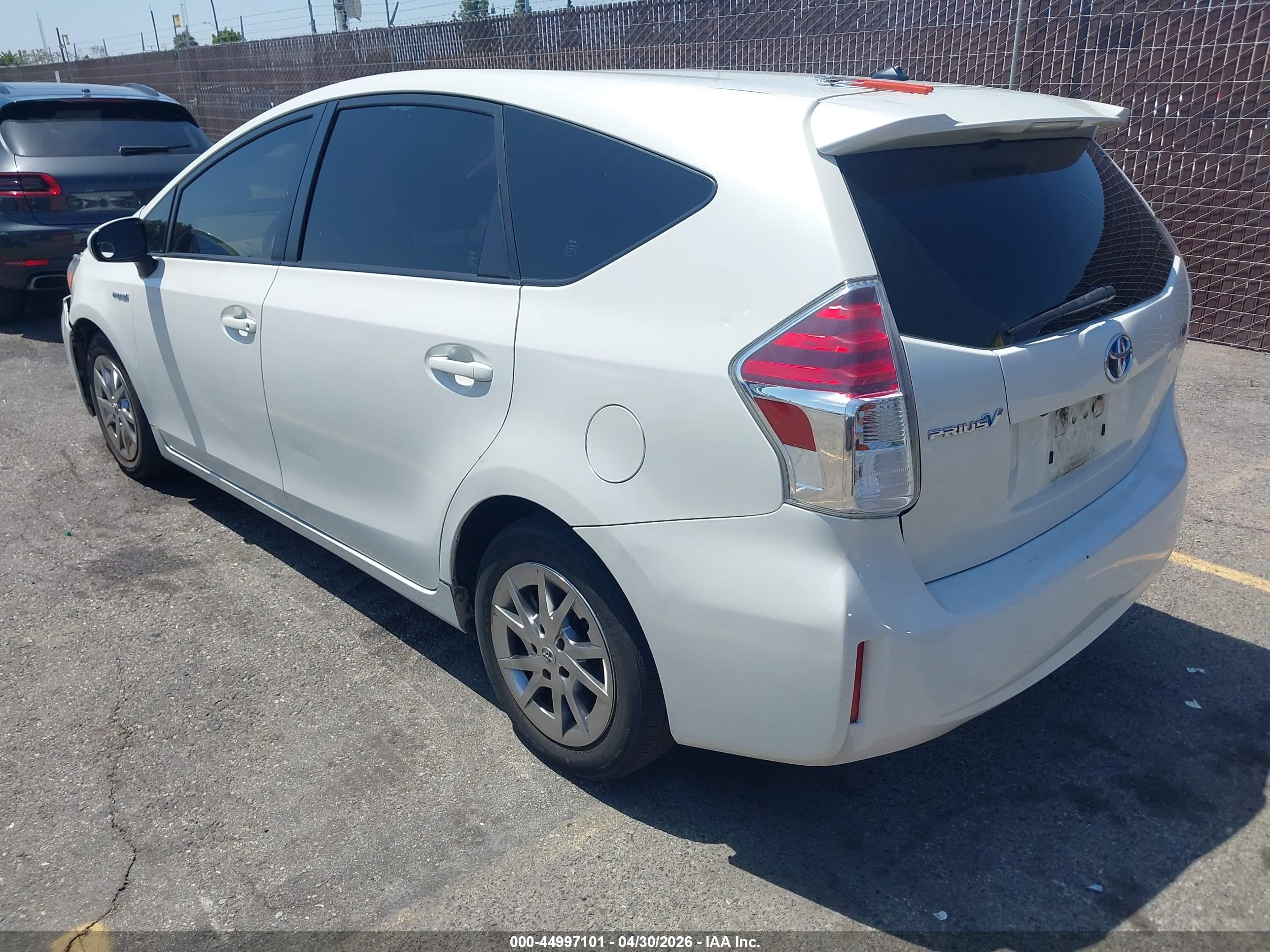 TOYOTA PRIUS image 3