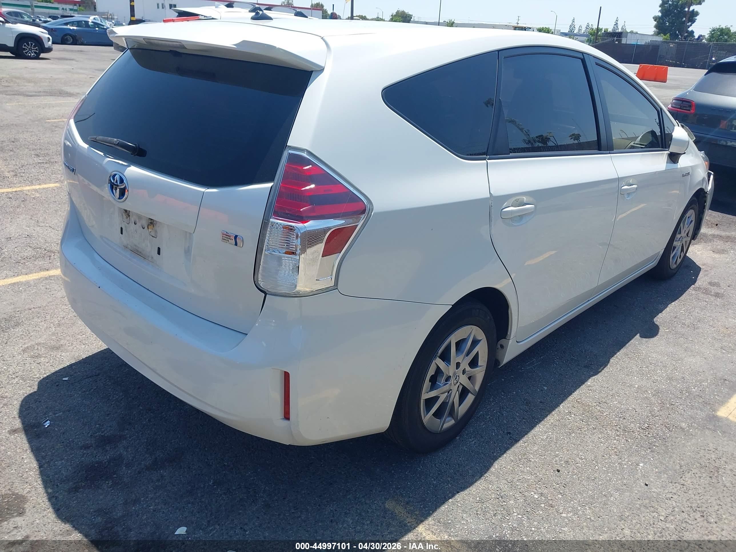 TOYOTA PRIUS image 4