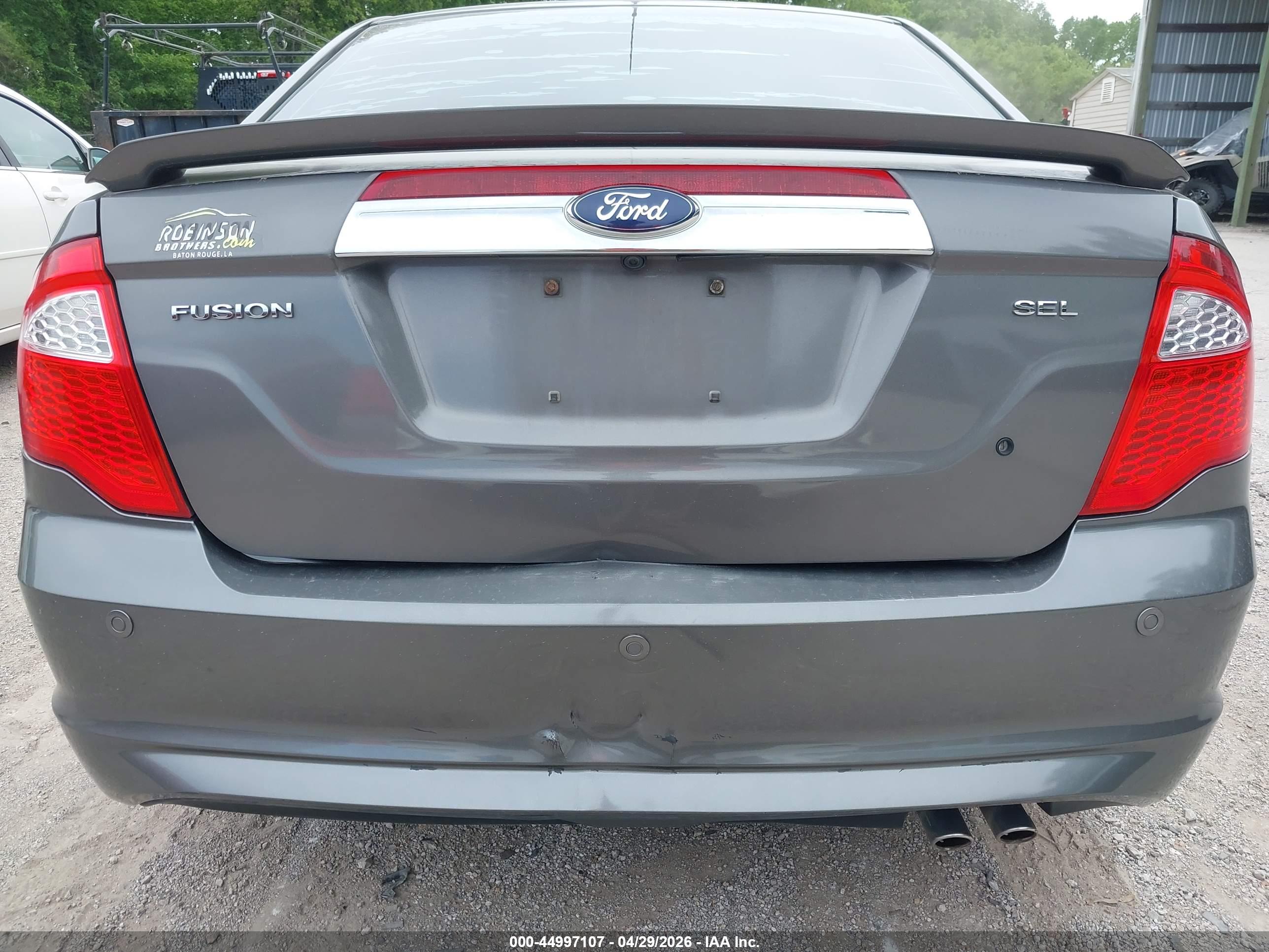 FORD FUSION image 6