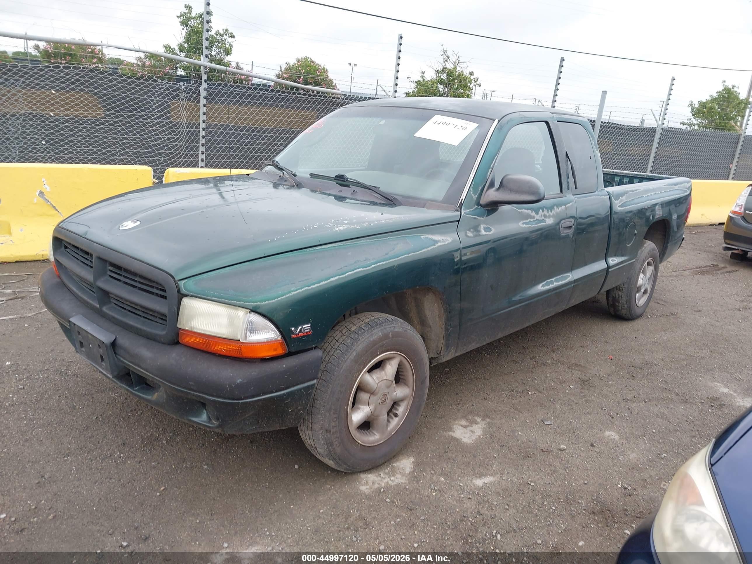 DODGE DAKOTA image 2