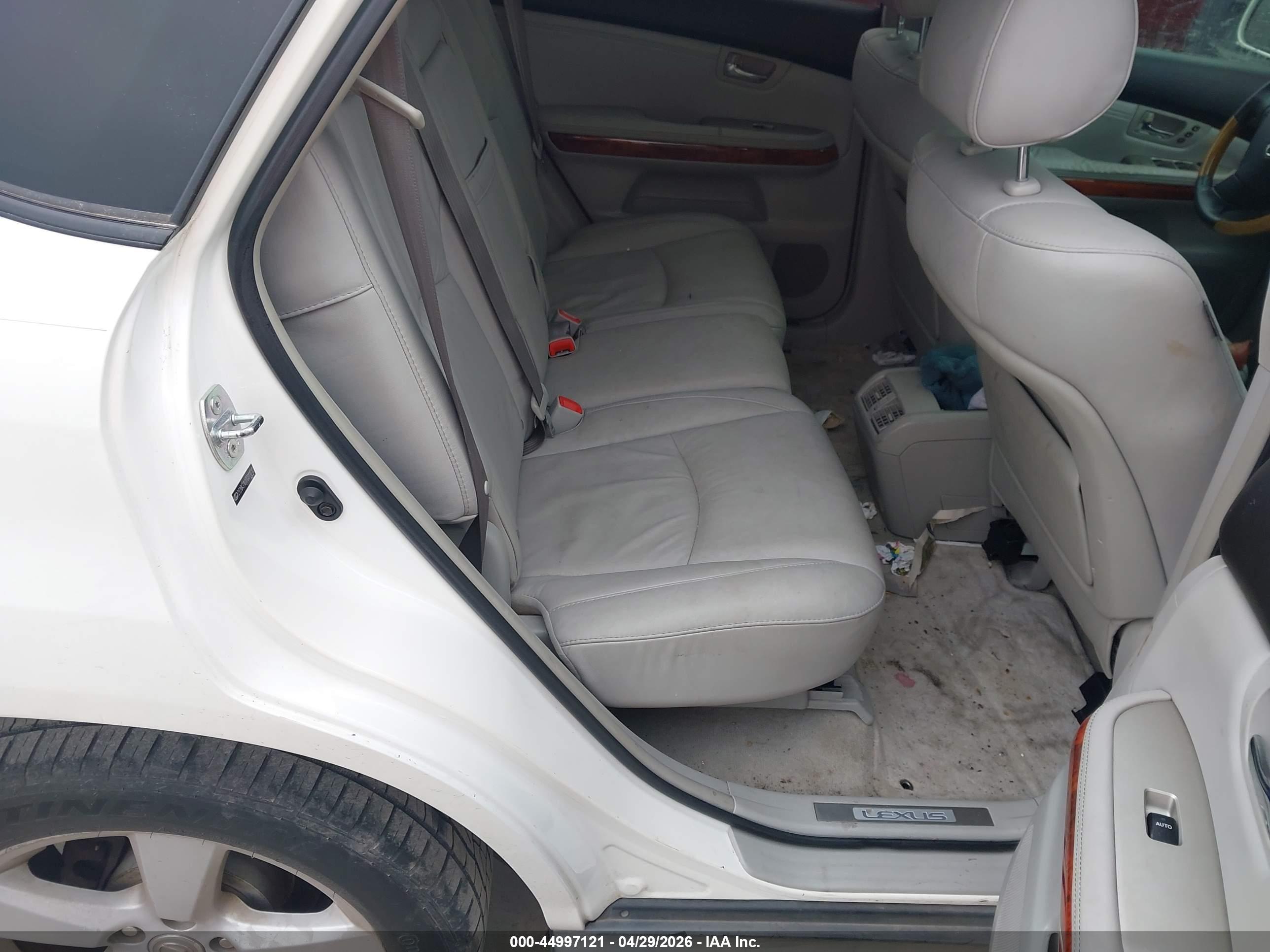 LEXUS RX image 8