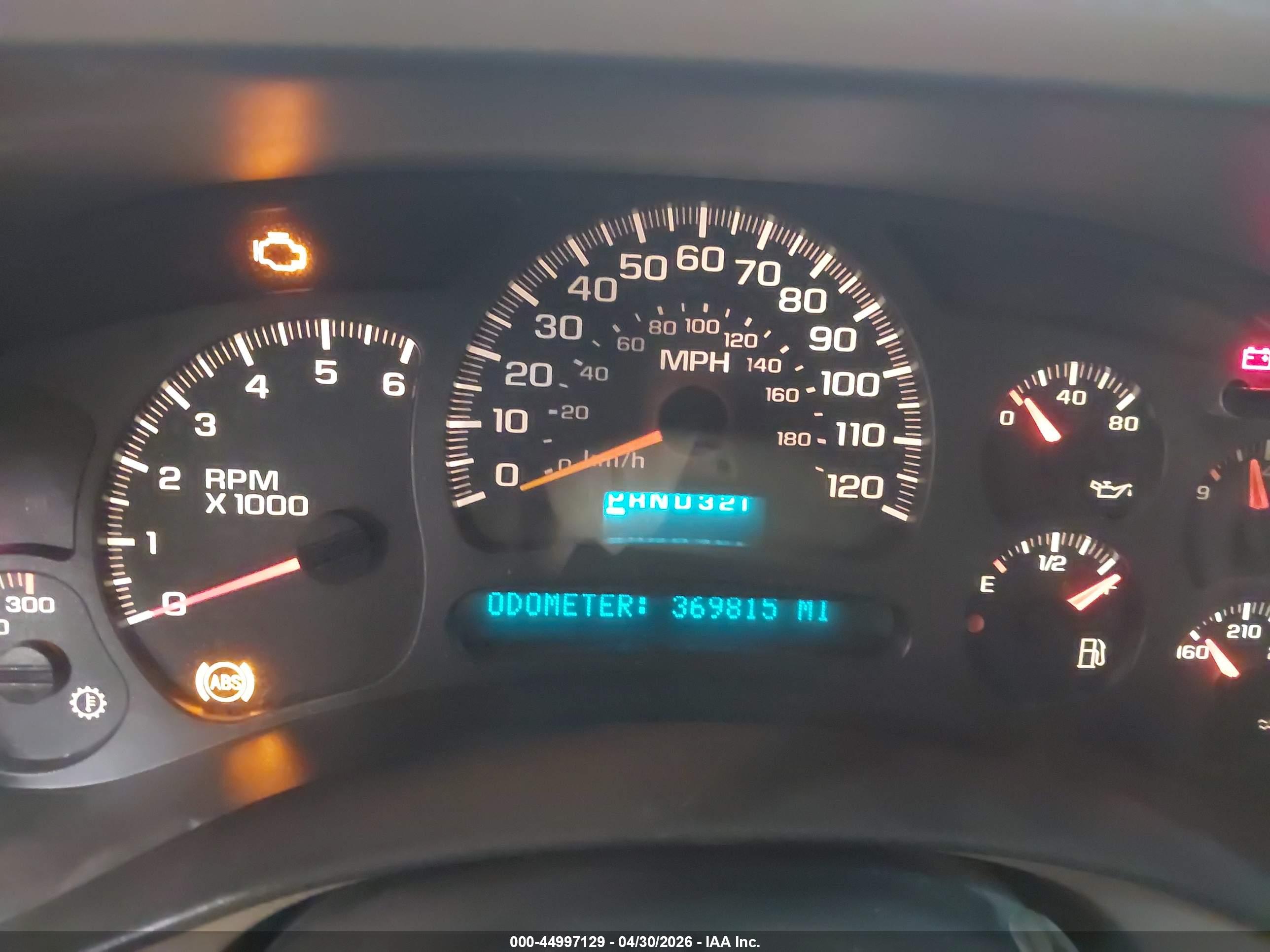 CHEVROLET SUBURBAN image 7