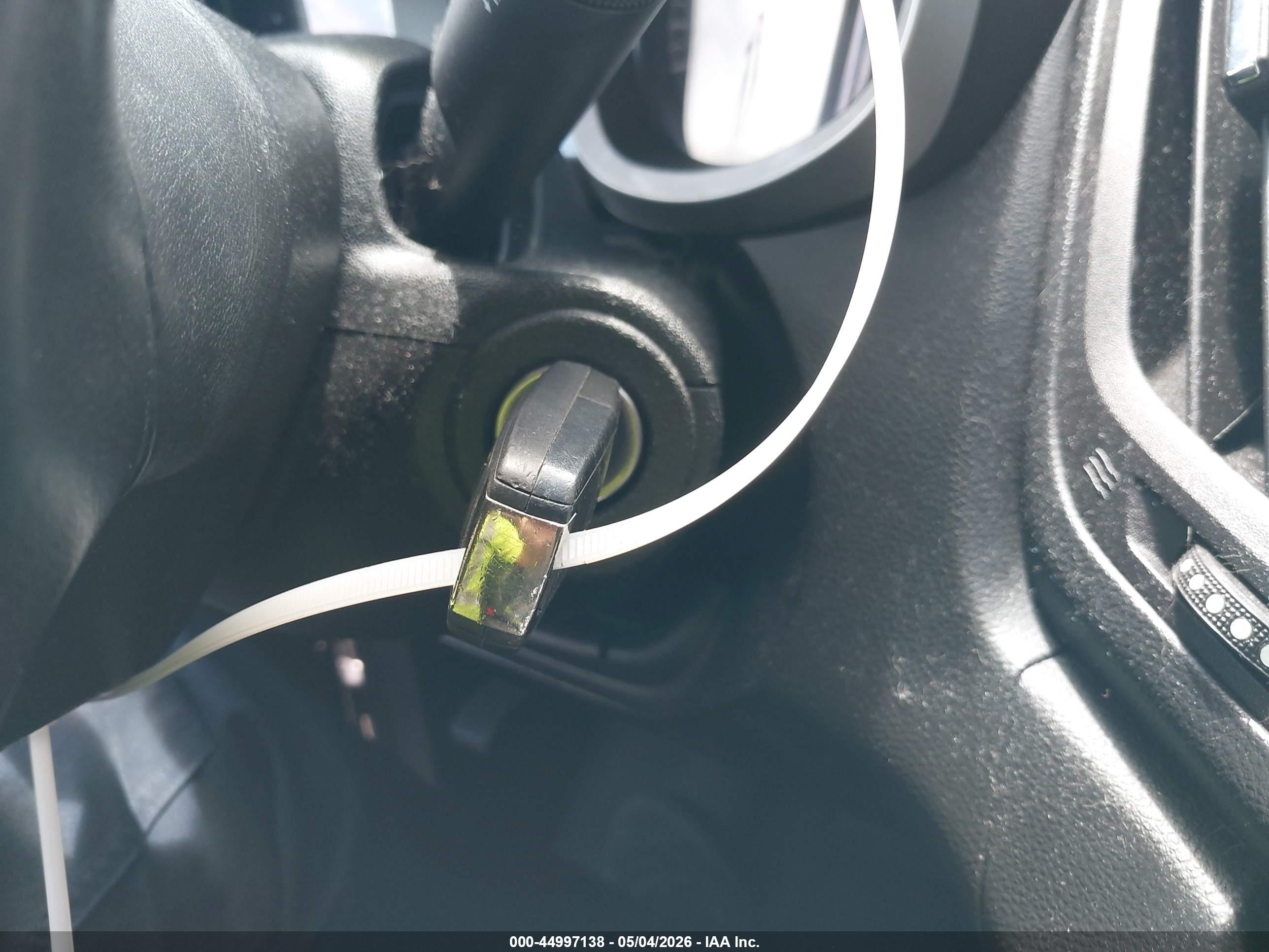CHEVROLET EQUINOX image 11