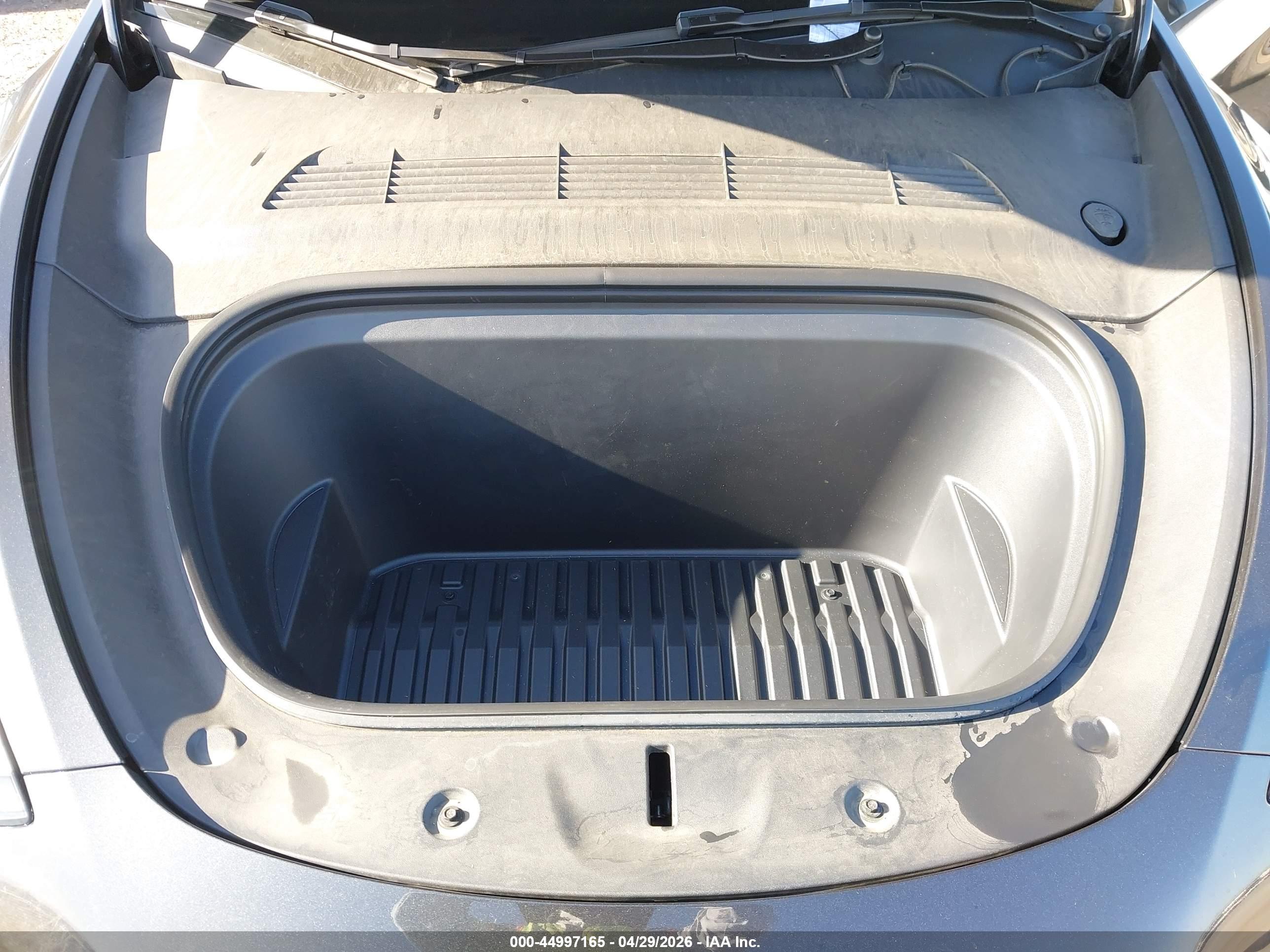 TESLA MODEL image 10