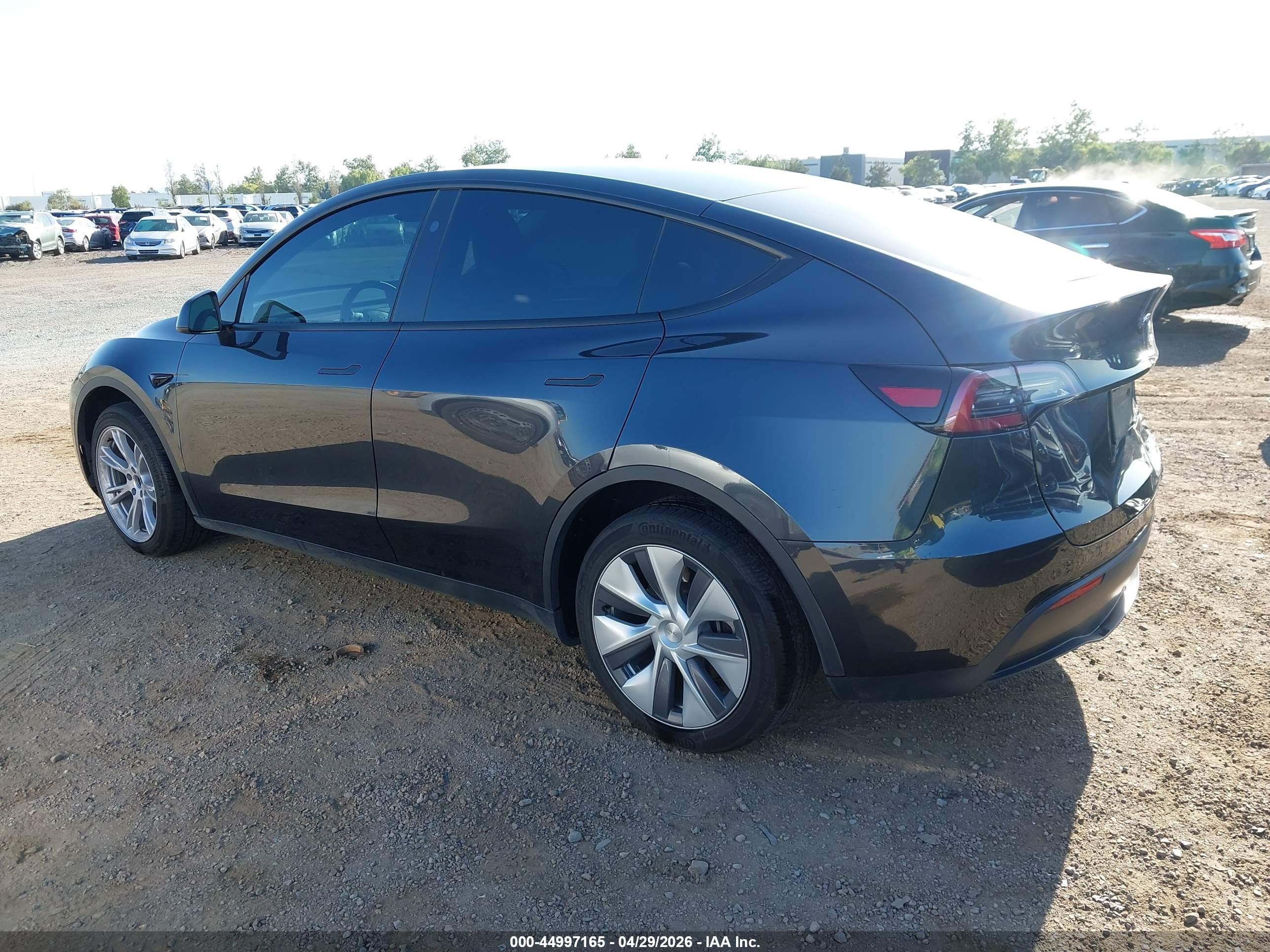 TESLA MODEL image 3