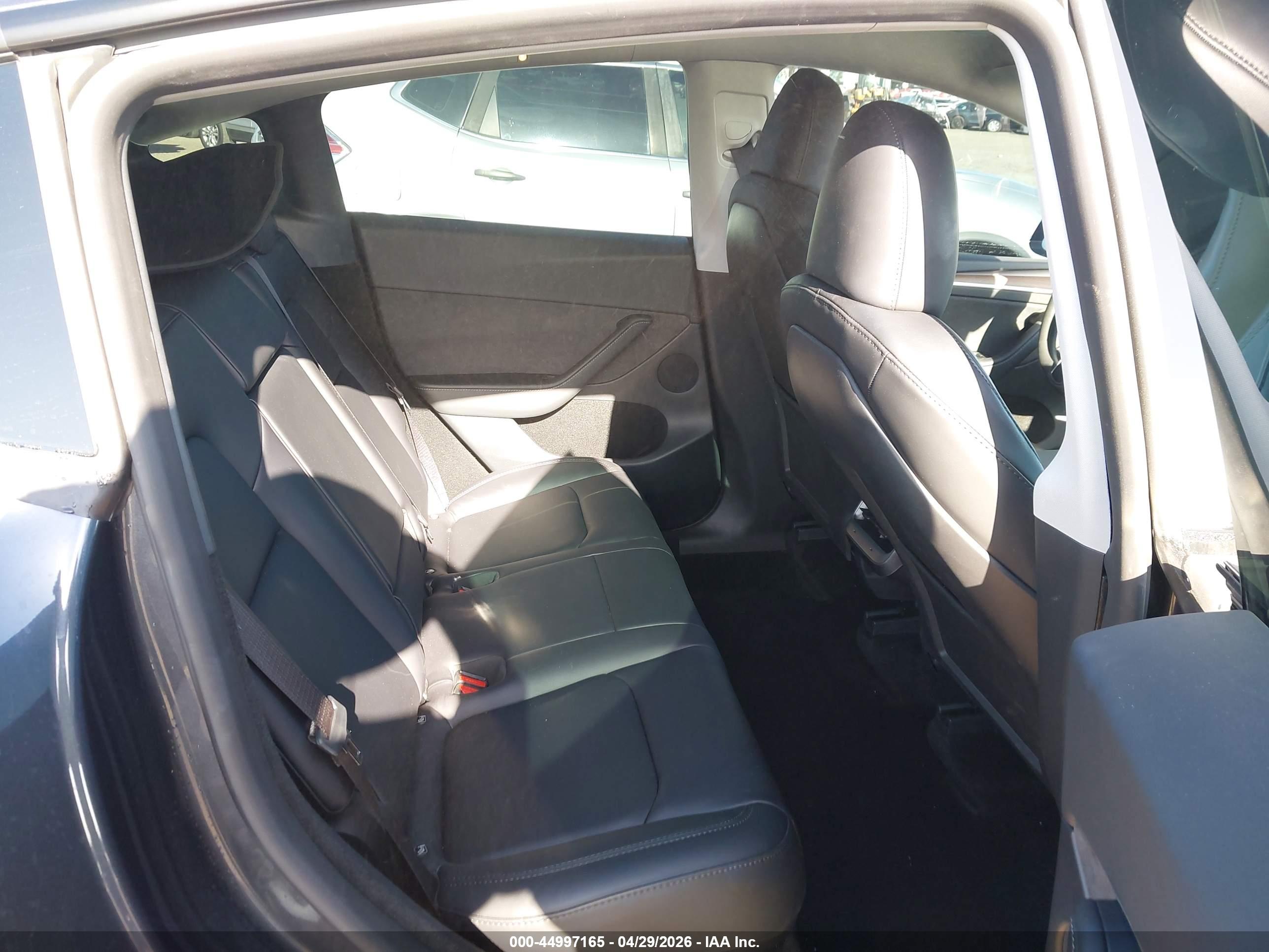 TESLA MODEL image 8