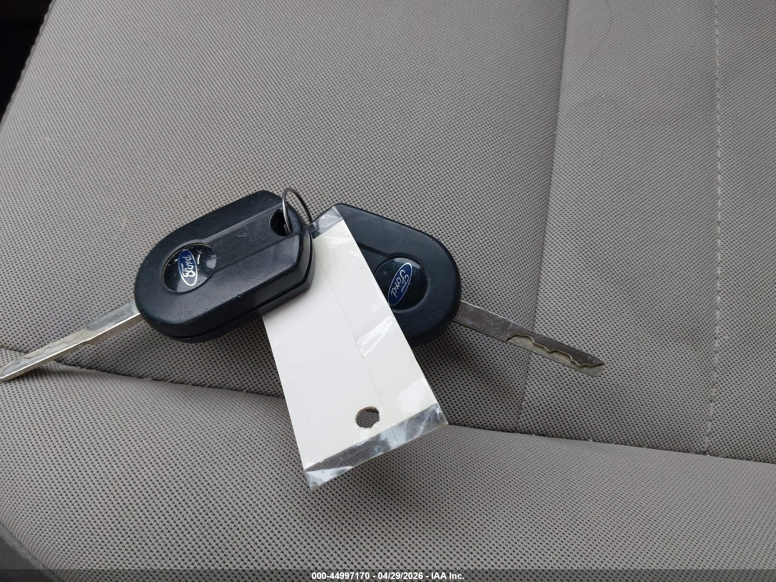 FORD ESCAPE image 11
