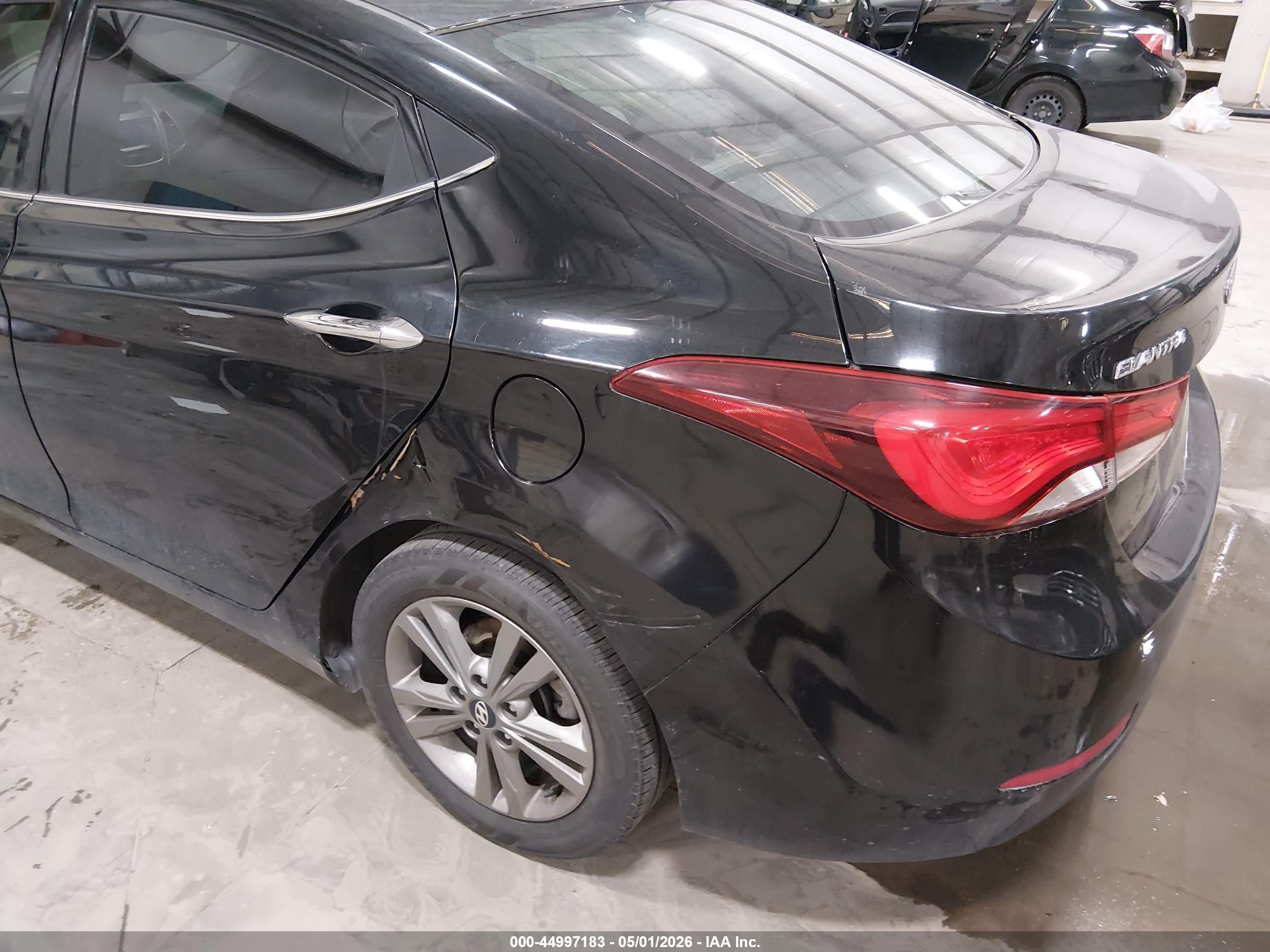 HYUNDAI ELANTRA image 6