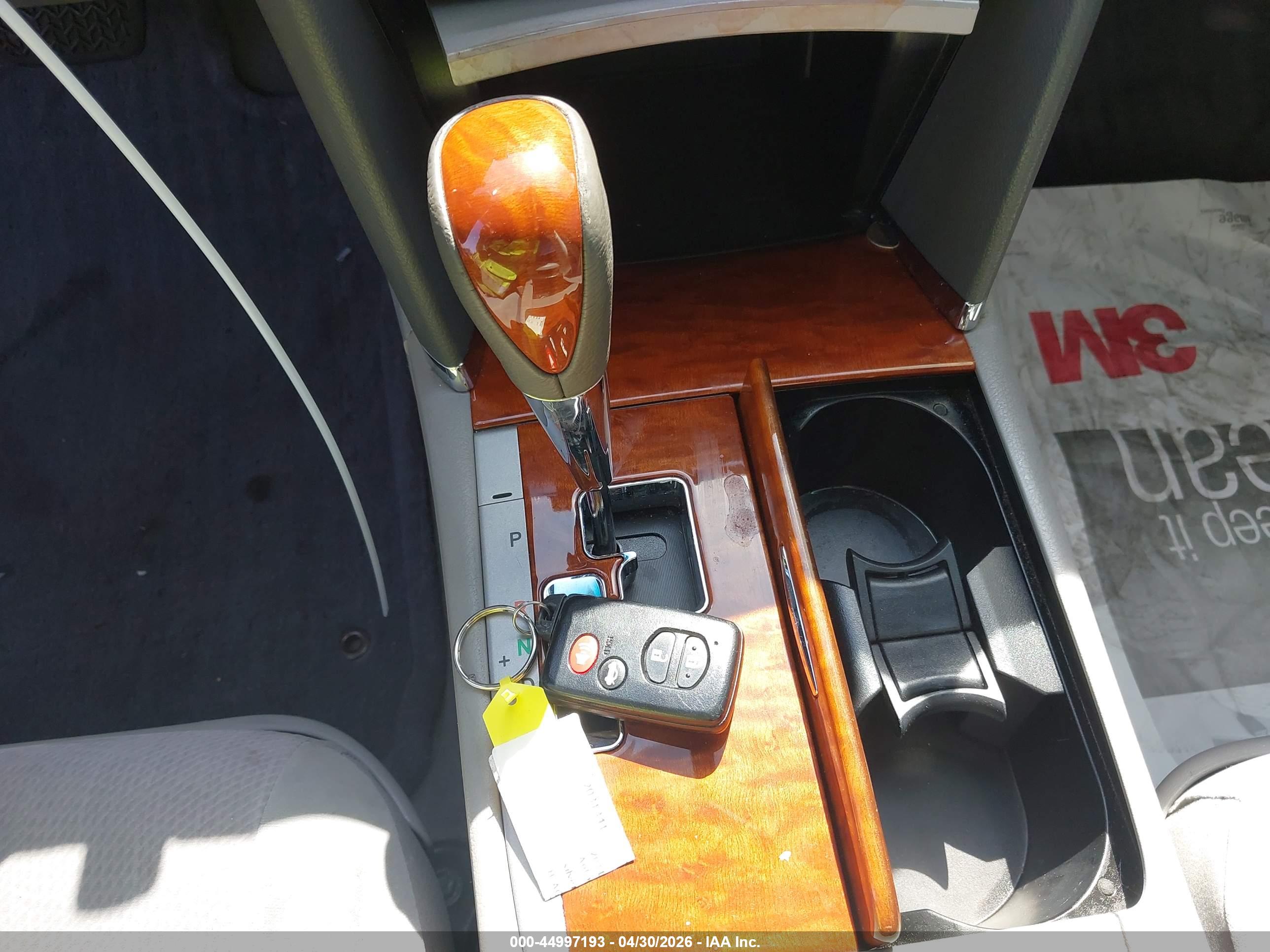 TOYOTA CAMRY image 11
