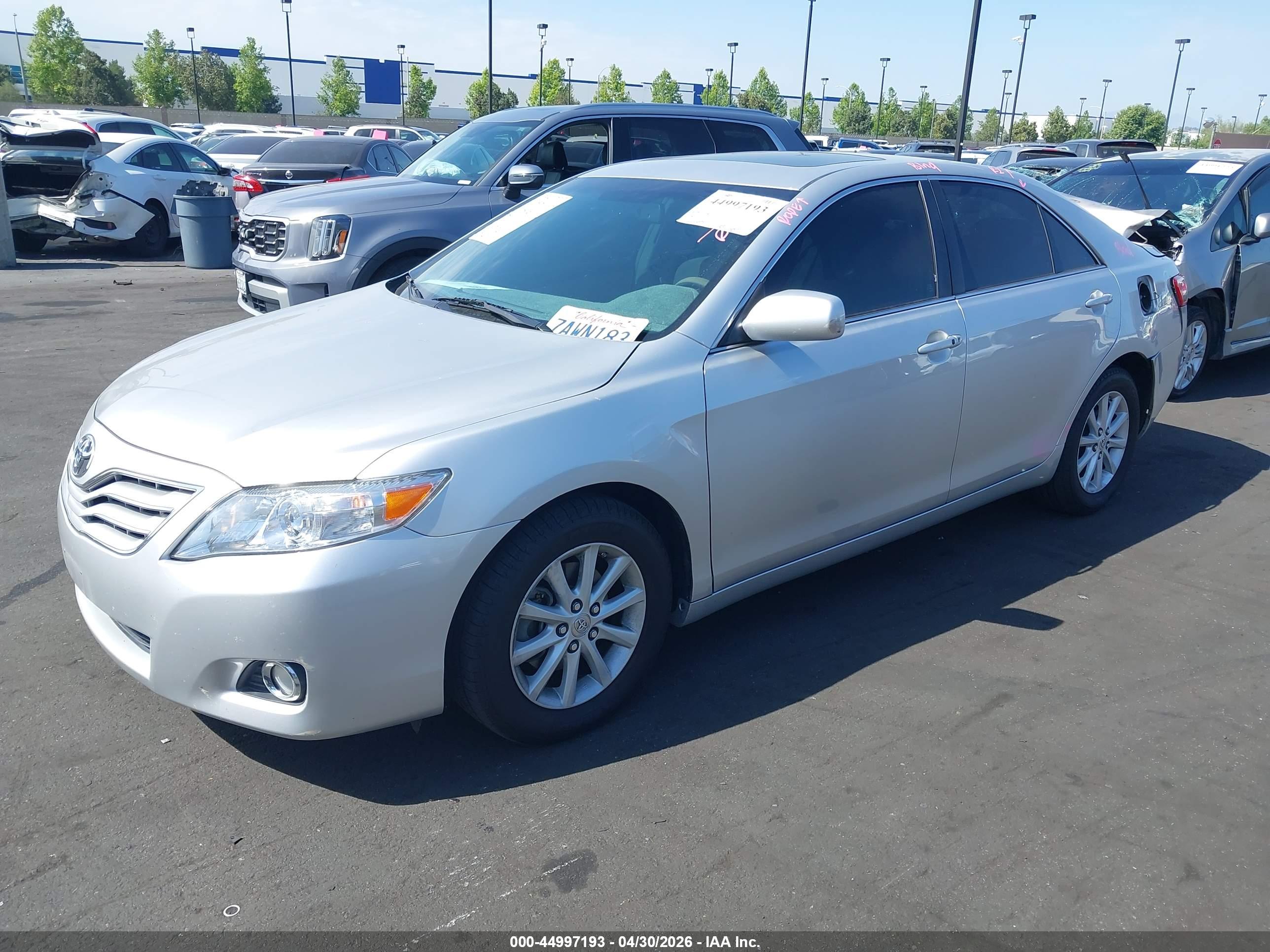 TOYOTA CAMRY image 2