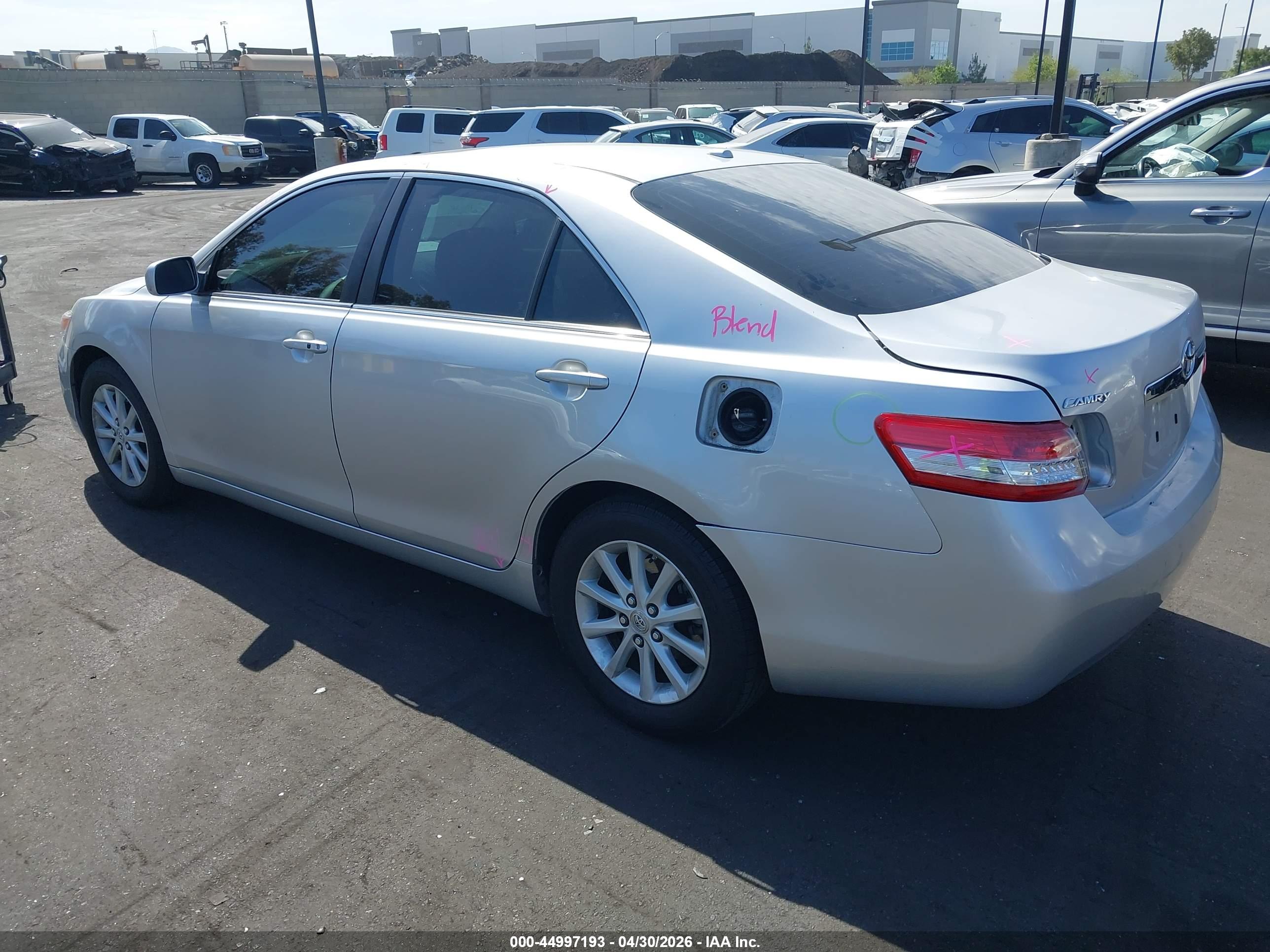 TOYOTA CAMRY image 3