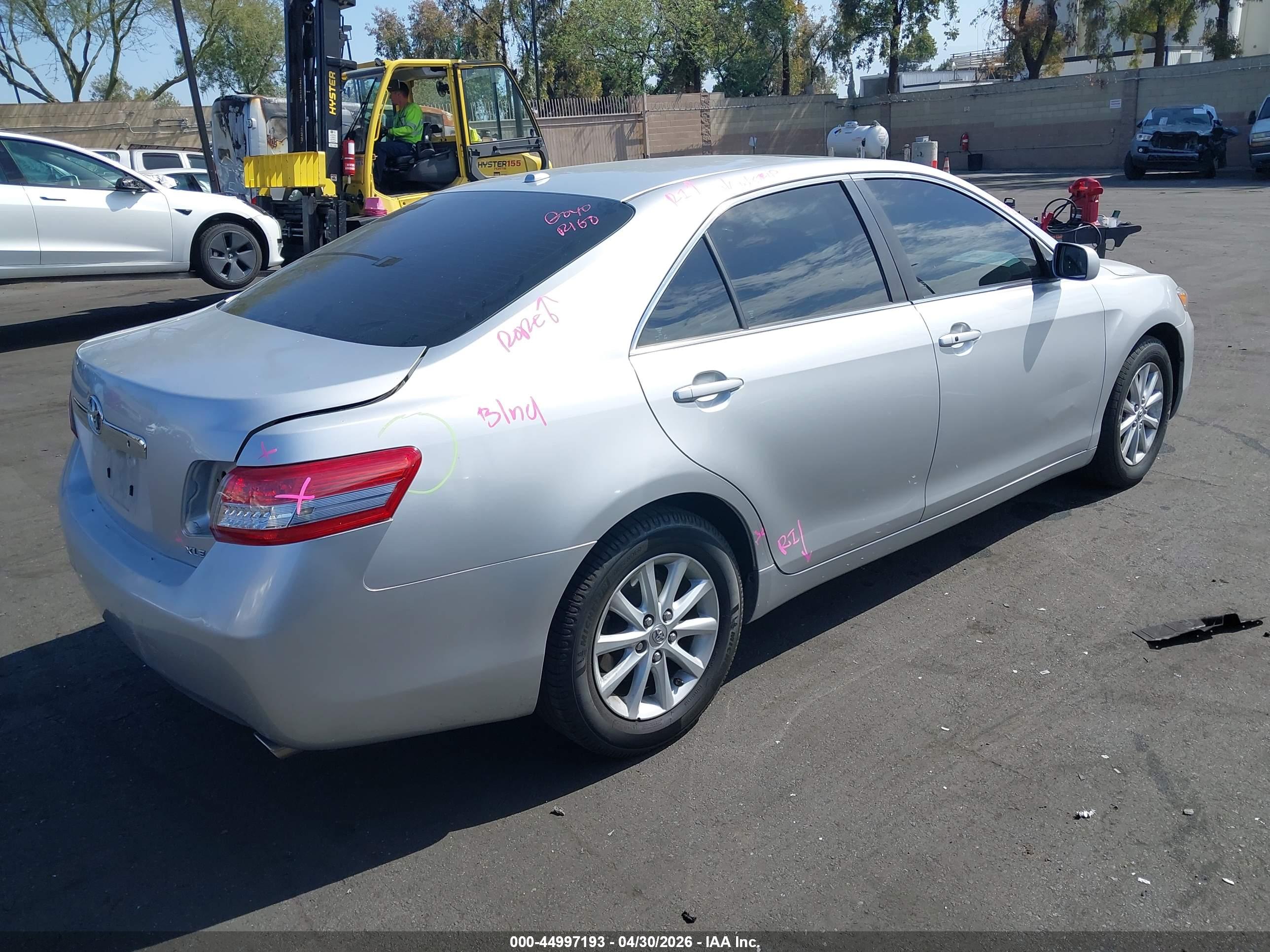 TOYOTA CAMRY image 4