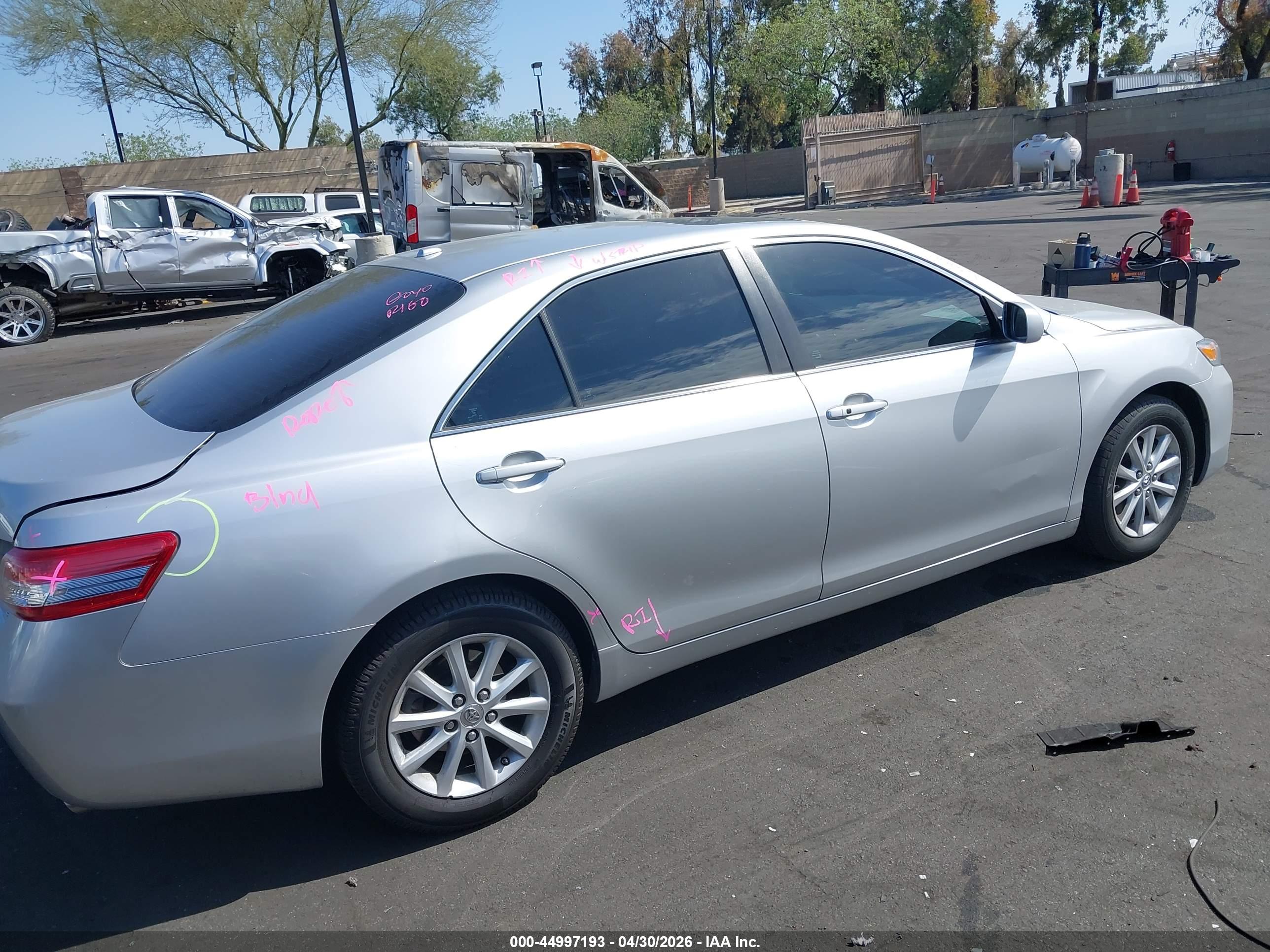 TOYOTA CAMRY image 6