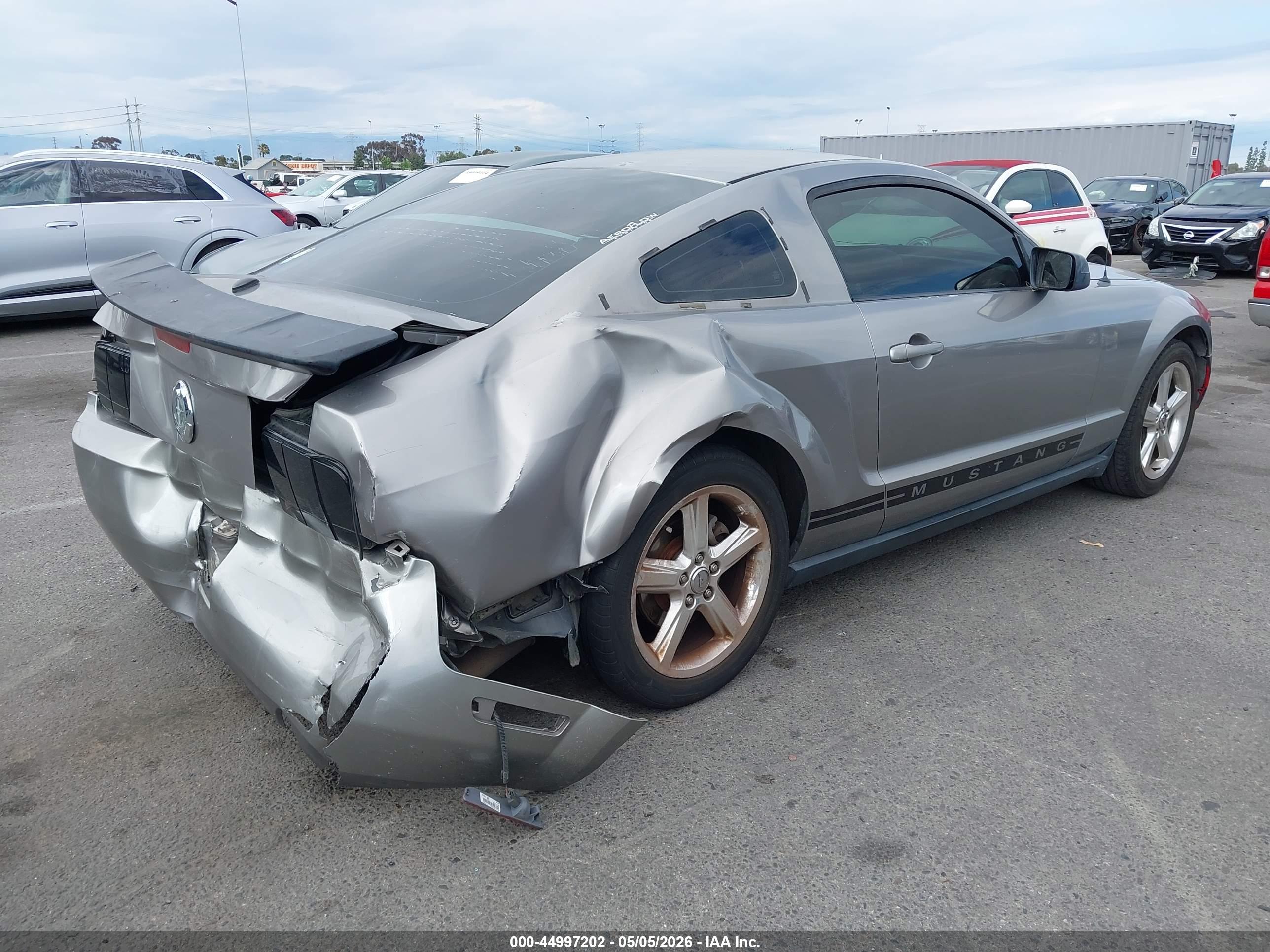FORD MUSTANG image 4