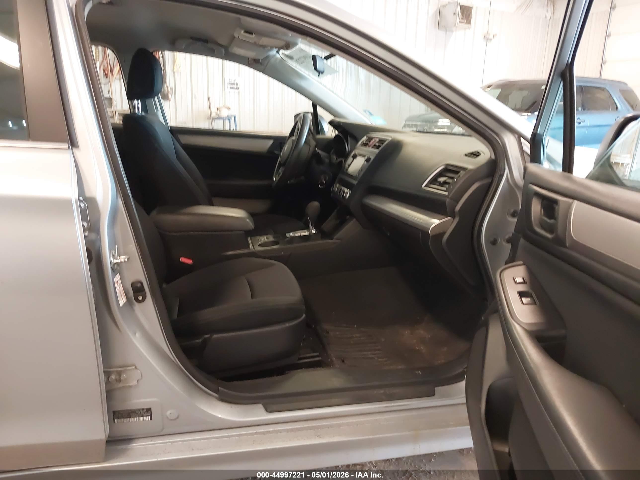 SUBARU LEGACY image 5