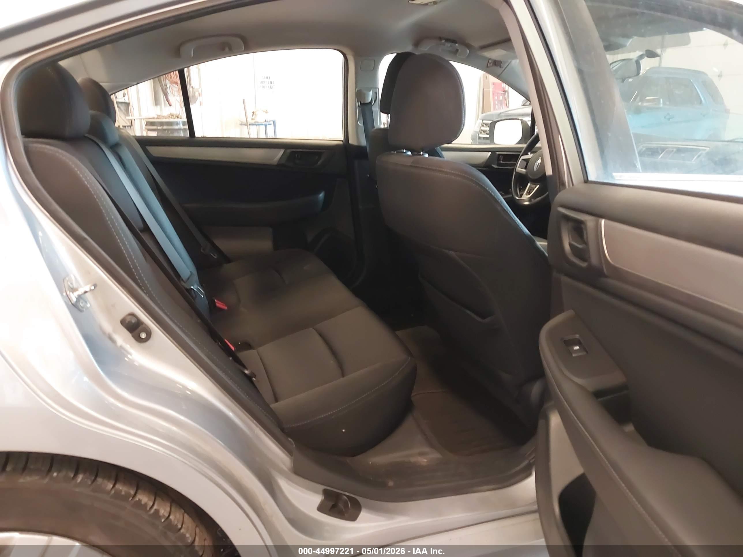SUBARU LEGACY image 8