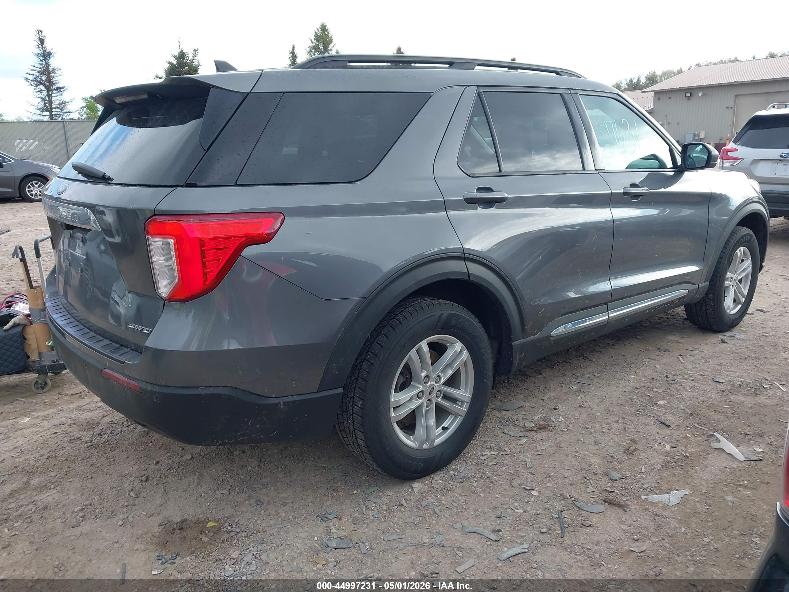 FORD EXPLORER image 4