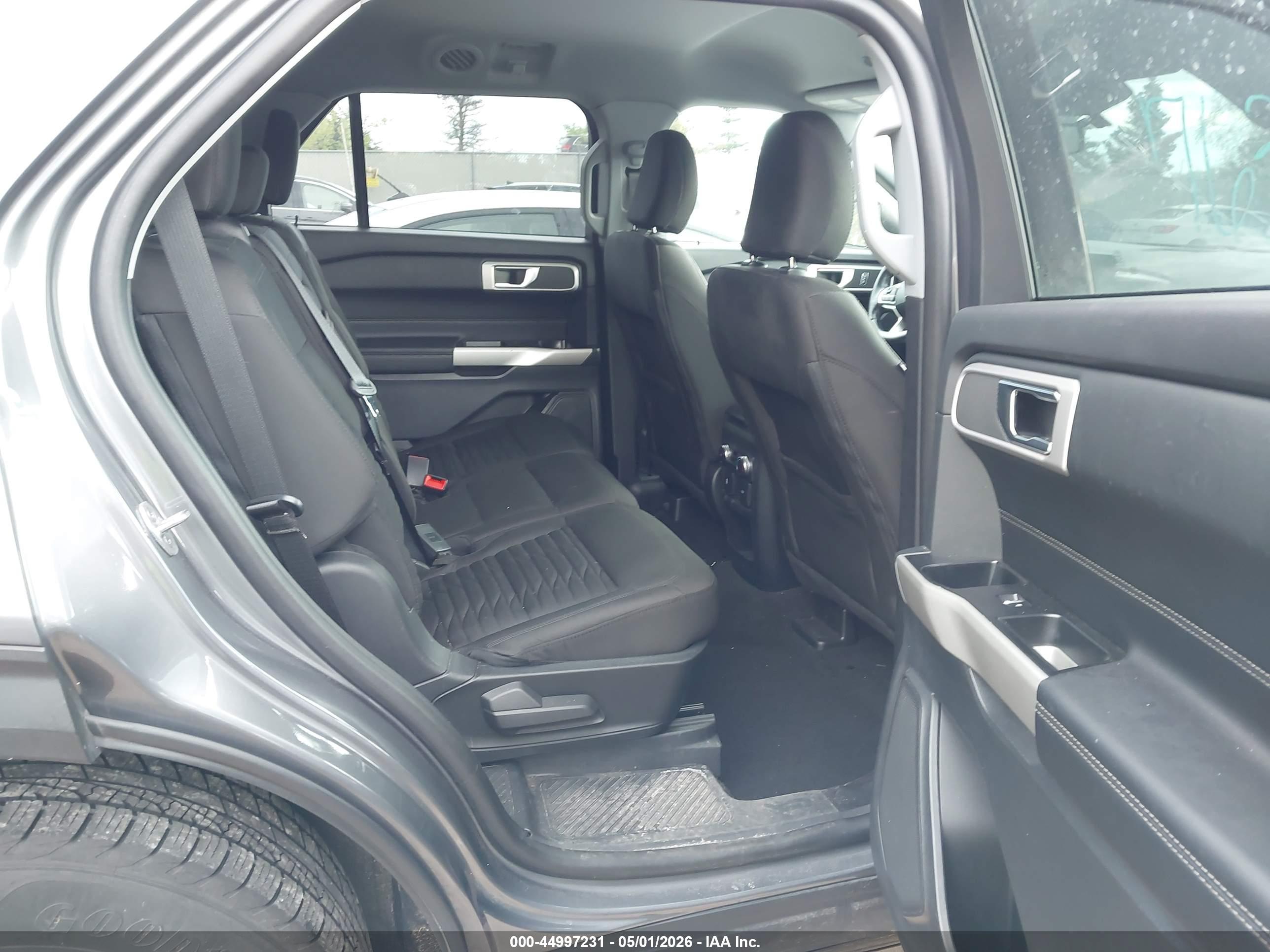 FORD EXPLORER image 8