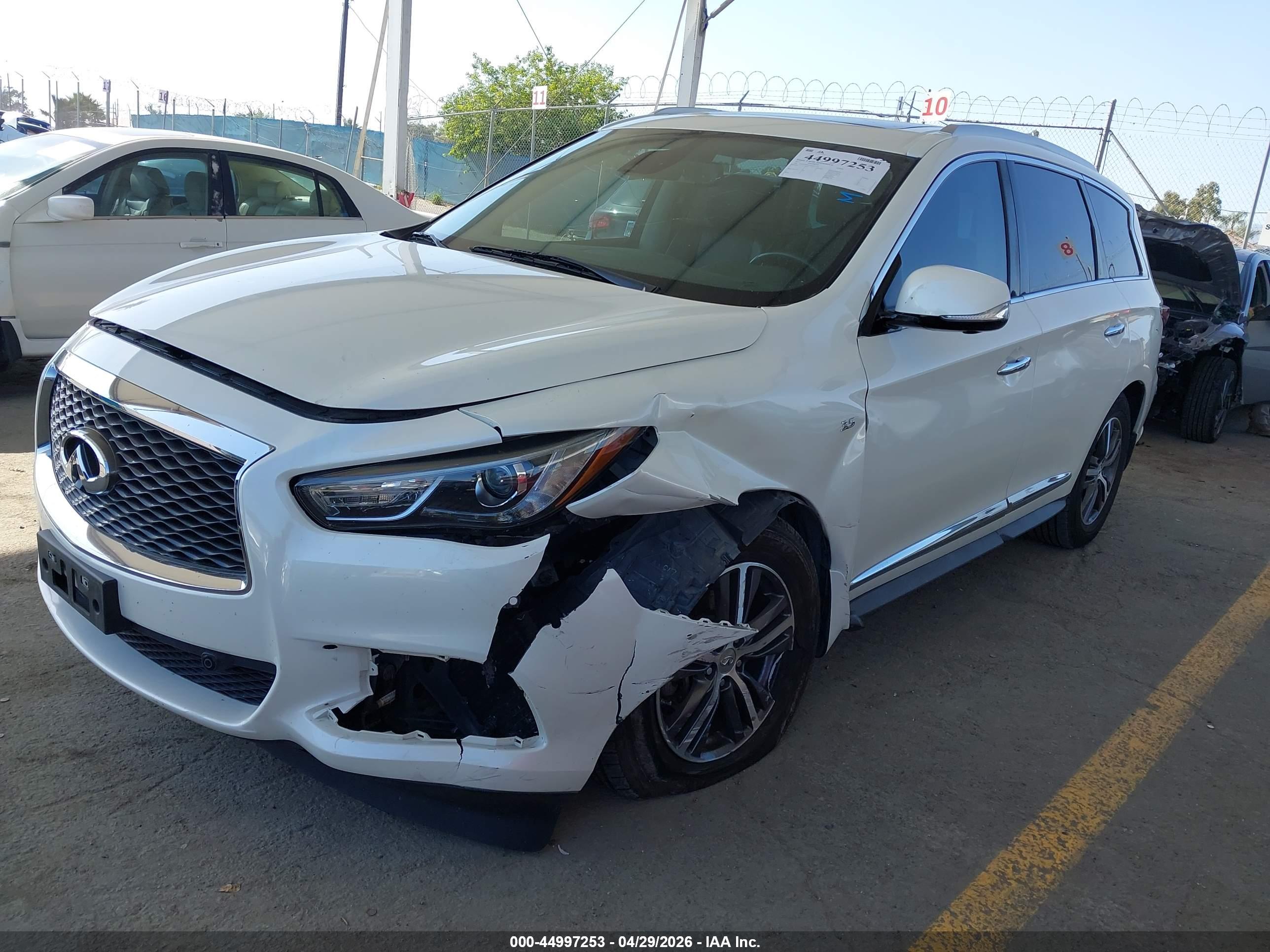 INFINITI QX60 image 2