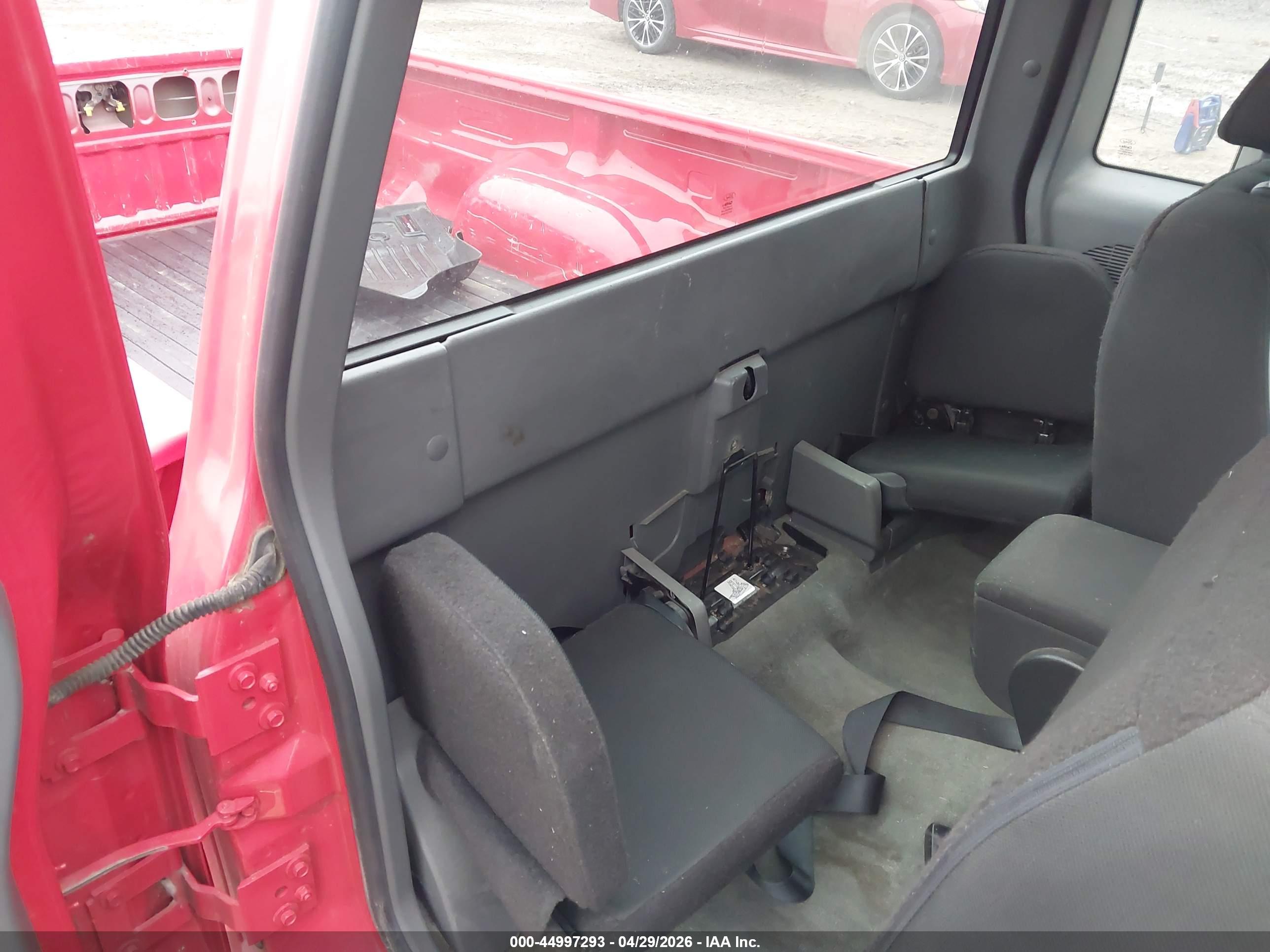 FORD RANGER image 8