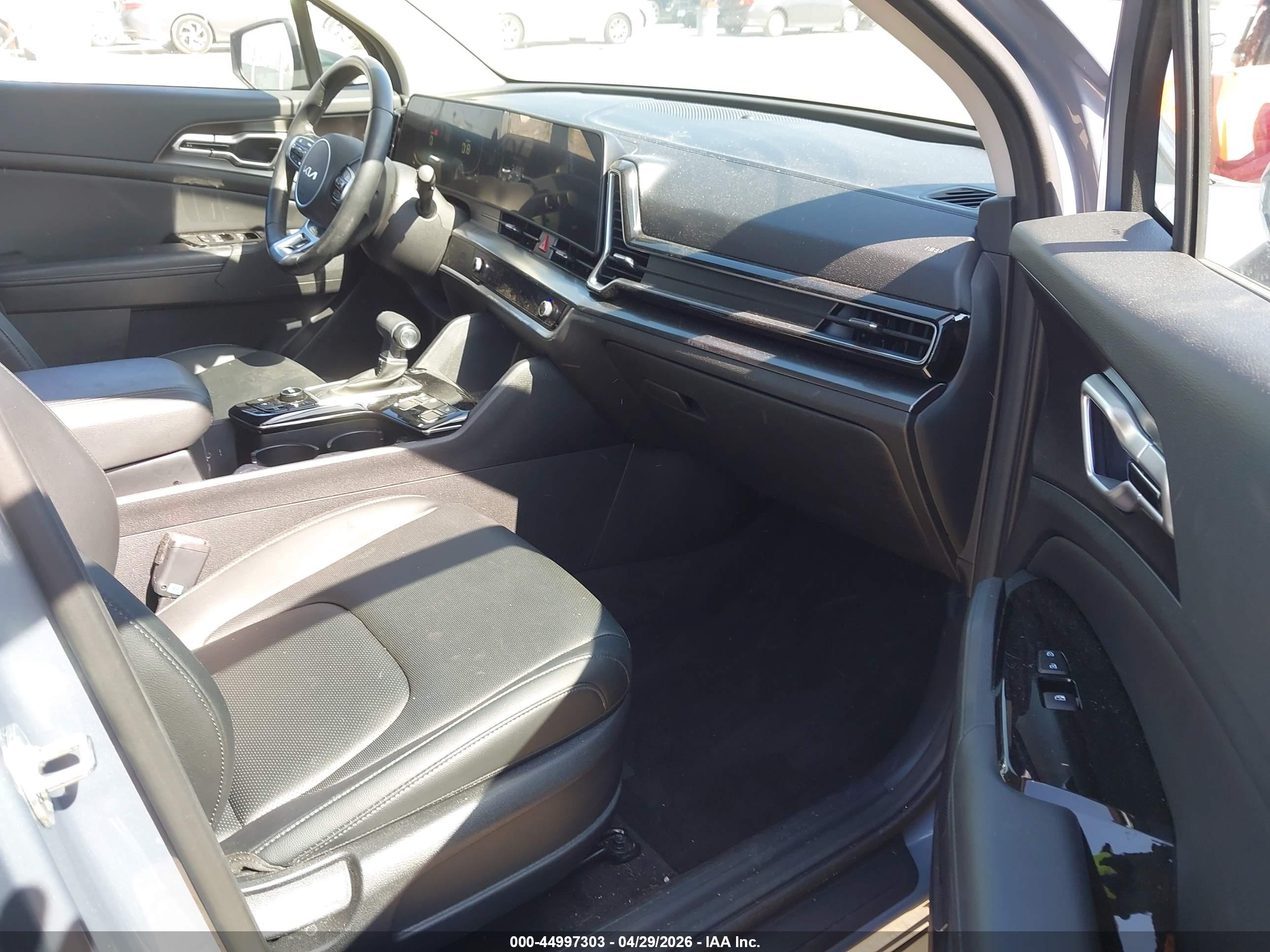 KIA SPORTAGE image 5